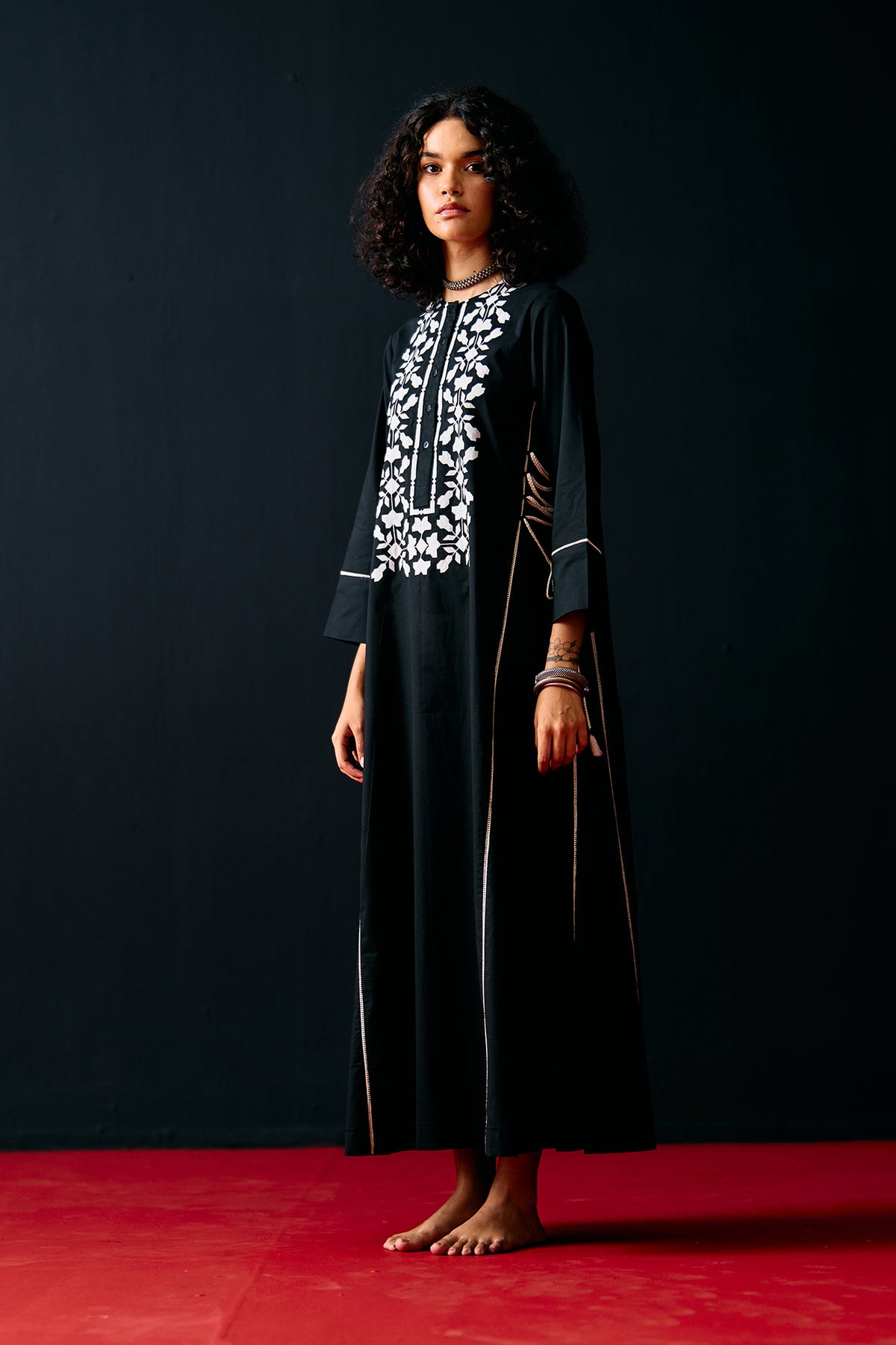 BLACK FLORAL A-LINE DRESS