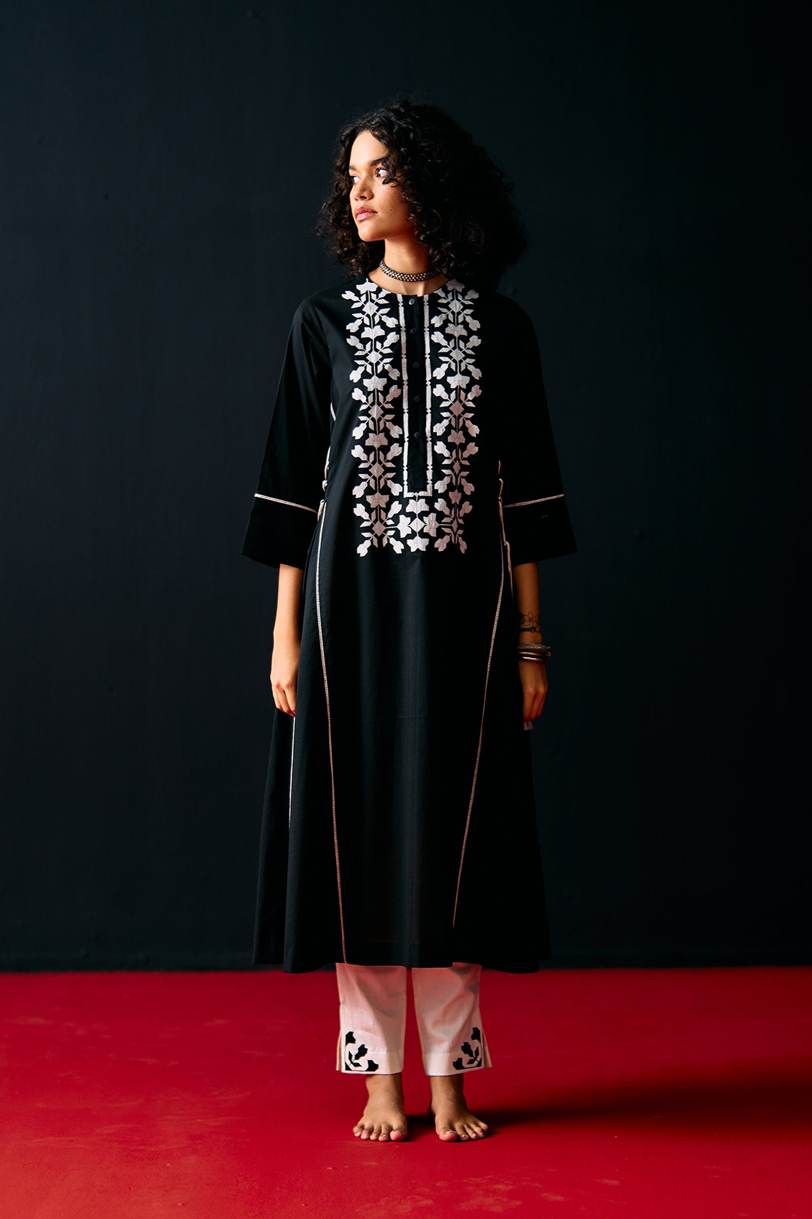 BLACK FLORAL A-LINE KAMEEZ