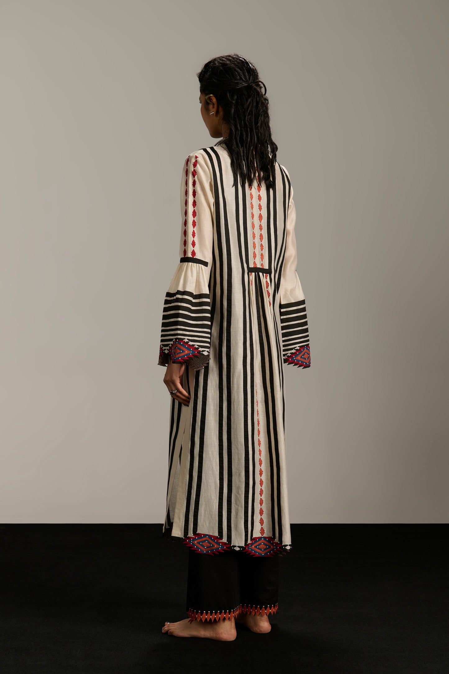 BELL SLEEVE KAMEEZ