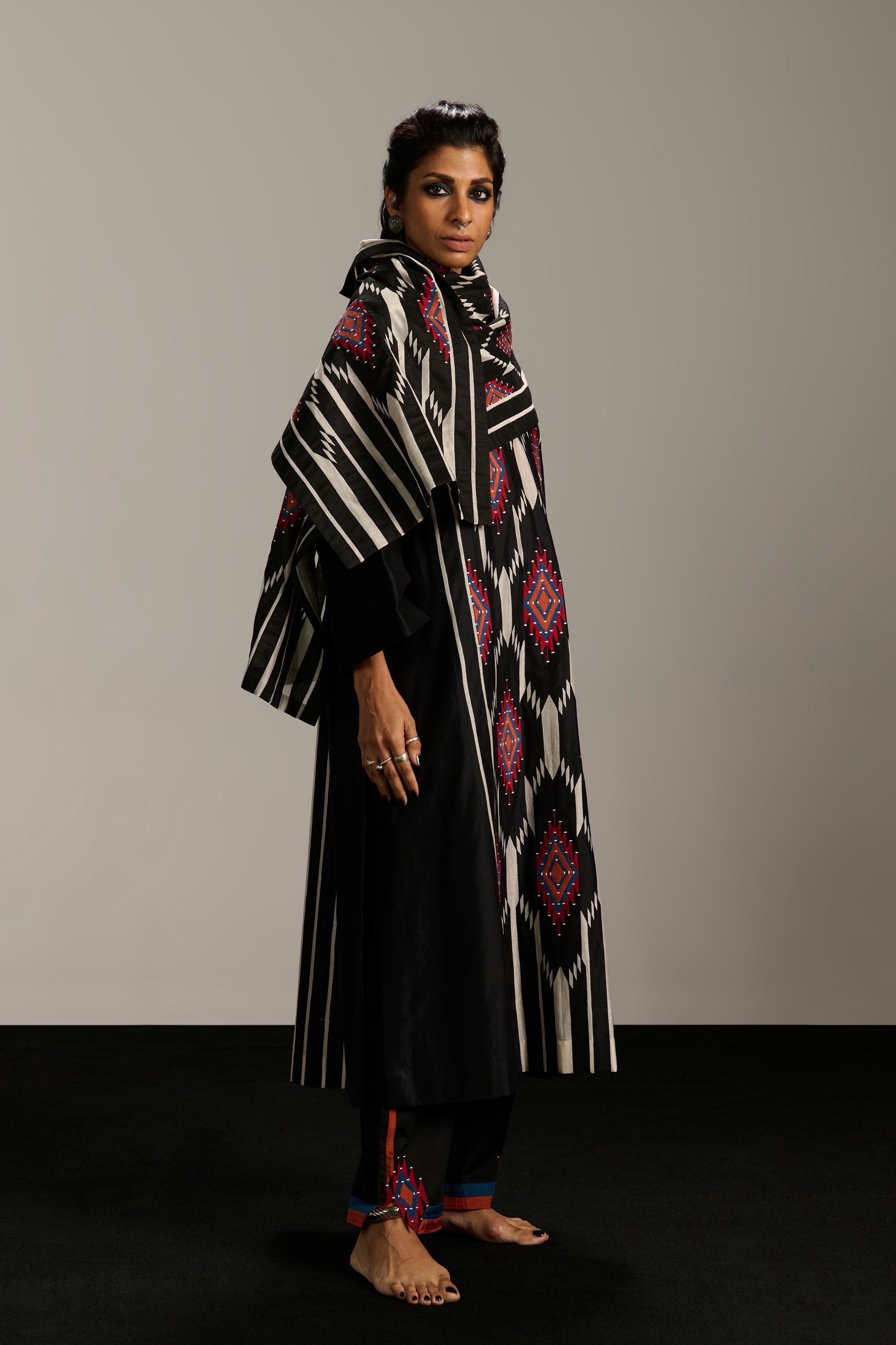 APPLIQUE' AND CUTWORK SCARF