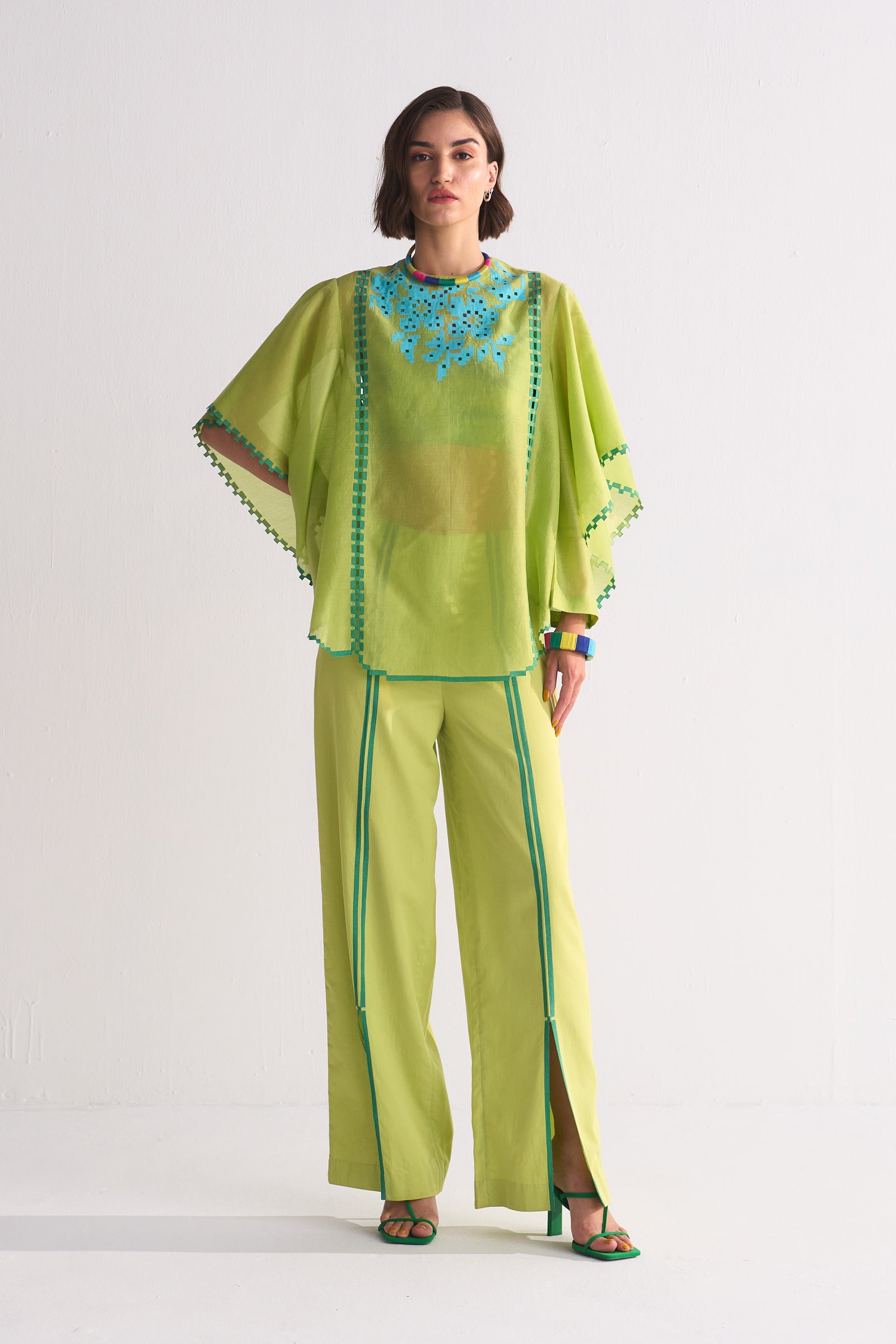 A-LINE BLOUSE WITH FREEFALL SLEEVE