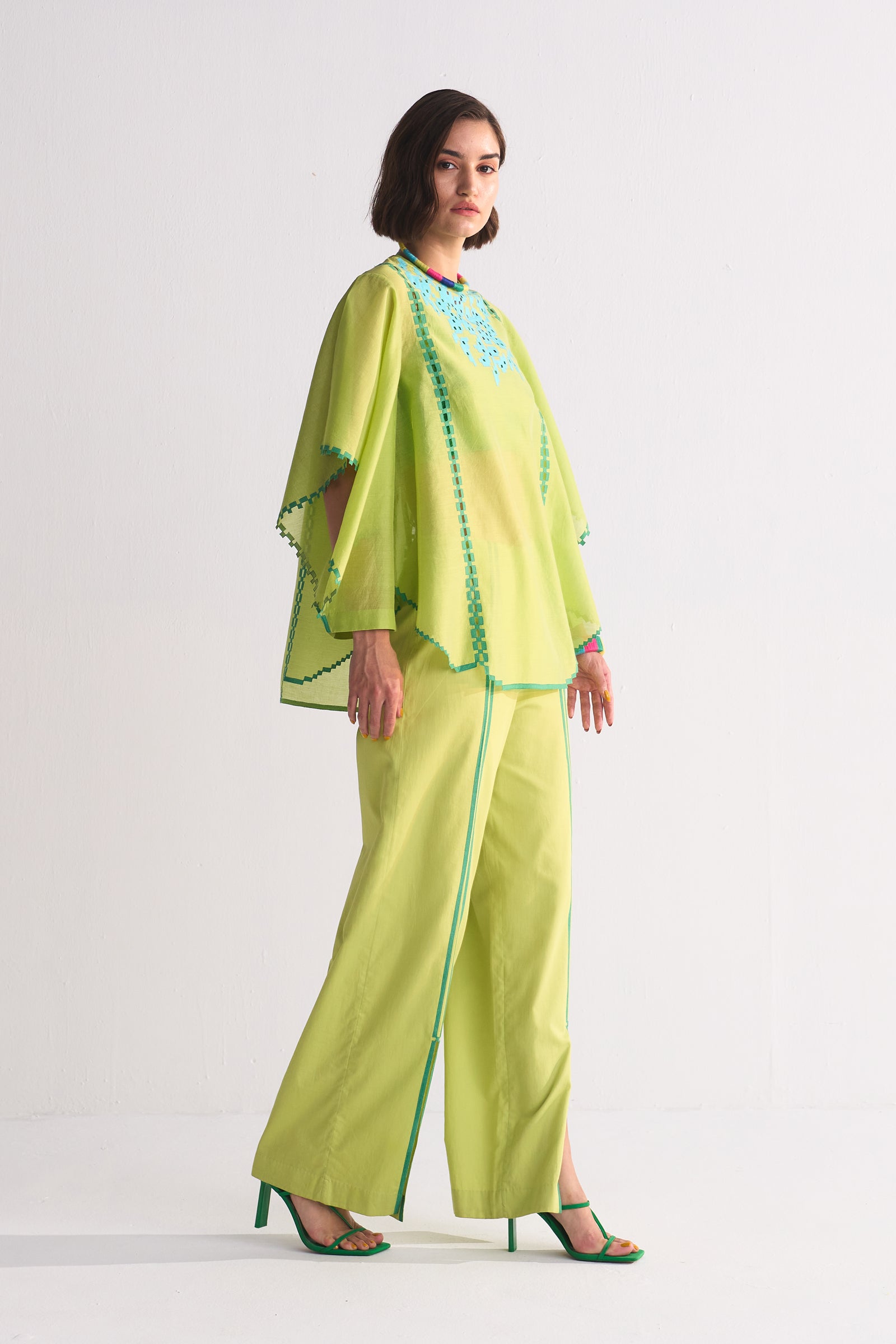 A-LINE BLOUSE WITH FREEFALL SLEEVE