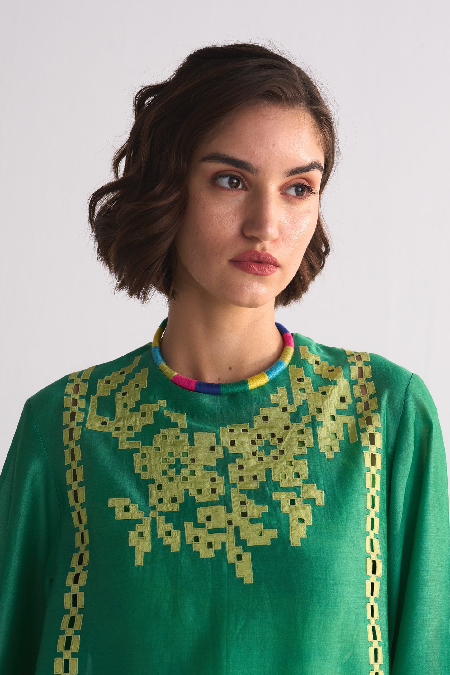 FLORAL SCALLOP APPLIQUE' KAMEEZ