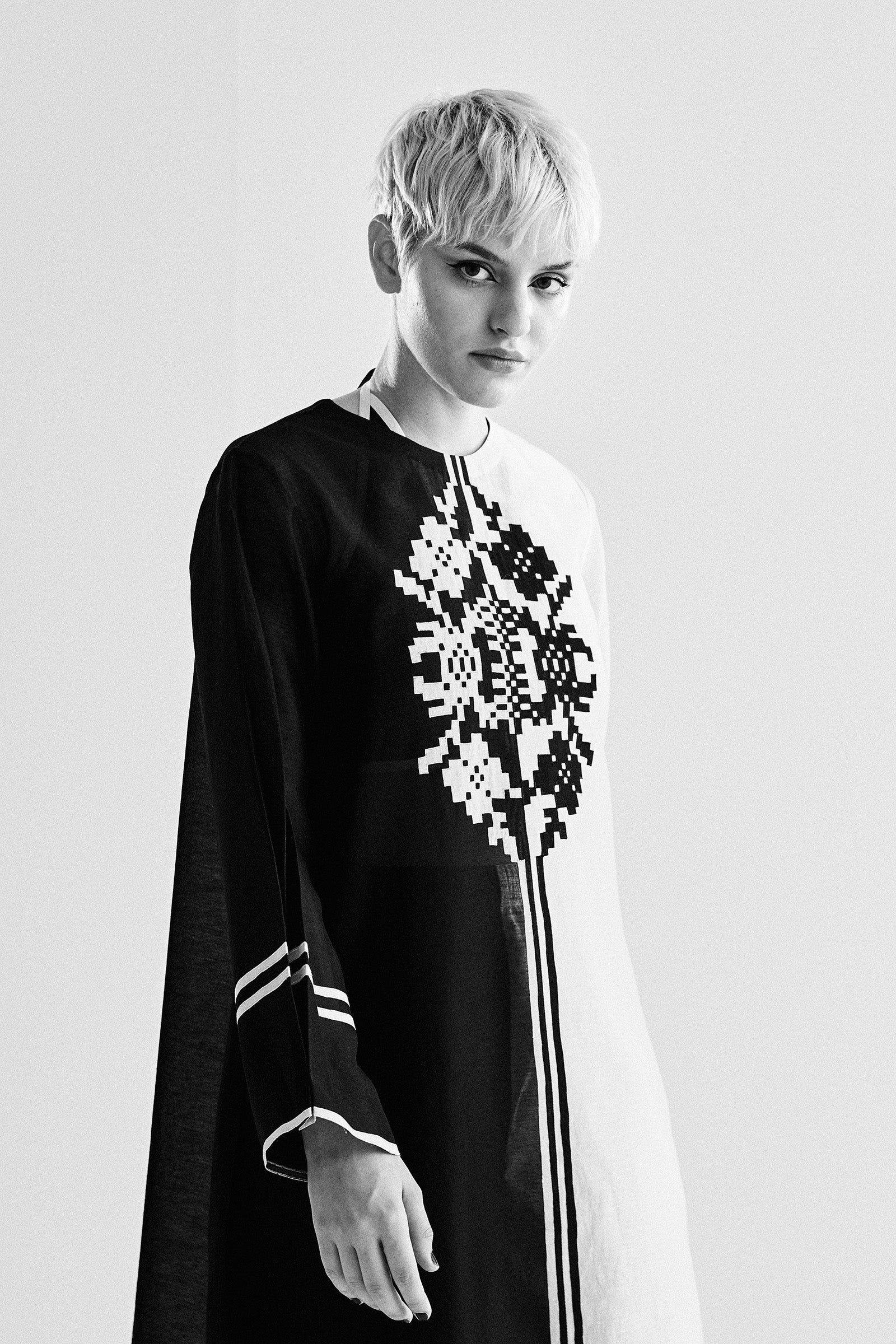 COLOUR BLOCKED APPLIQUE' AND CUTWORK KAMEEZ