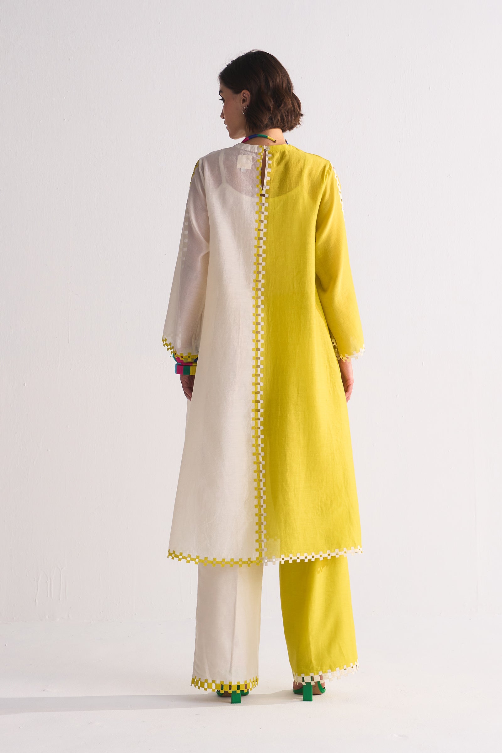 COLOUR BLOCKED APPLIQUE' AND CUTWORK CIRCULAR KAMEEZ