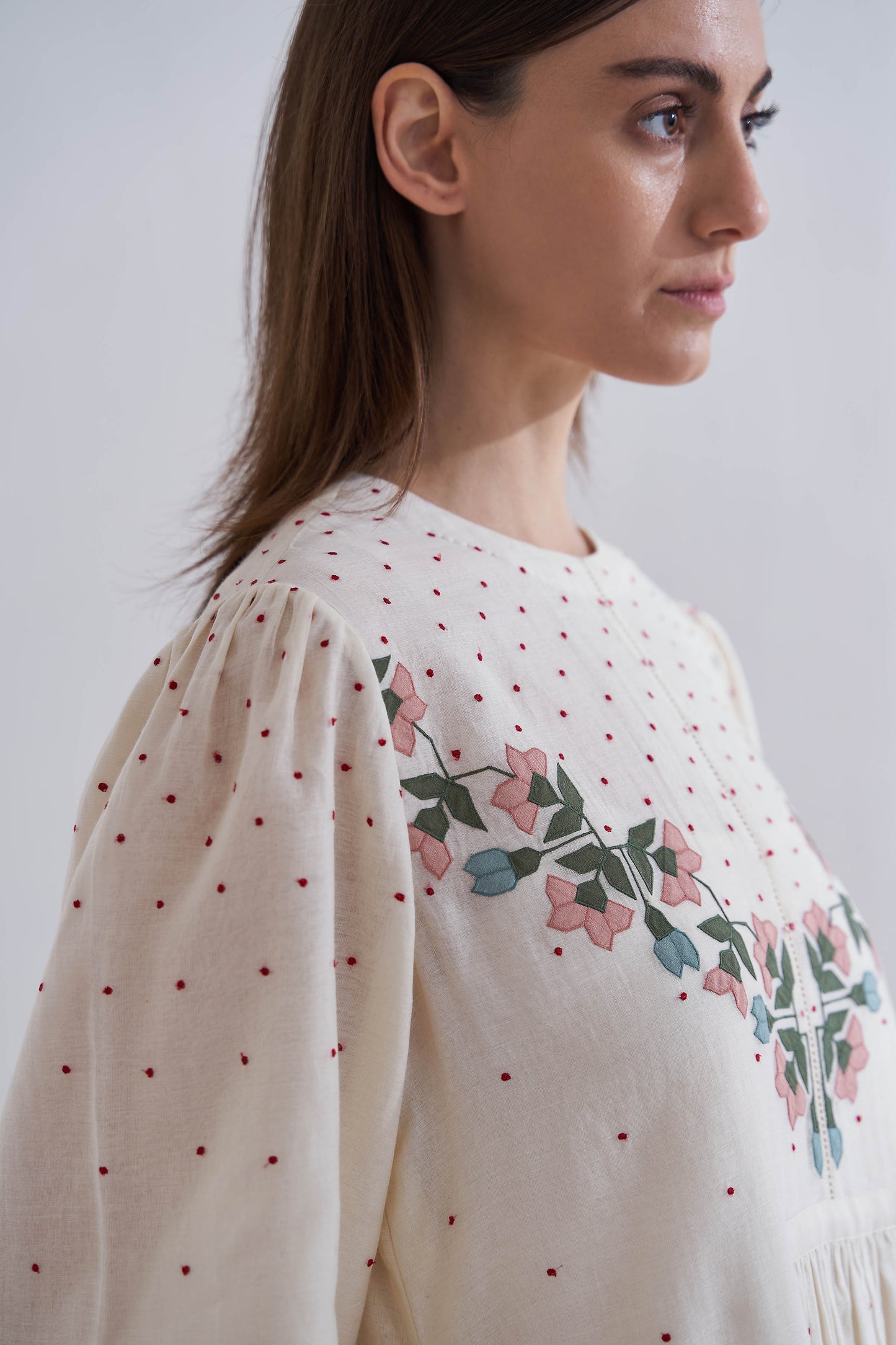 CENTER SLASH GATHER DRESS