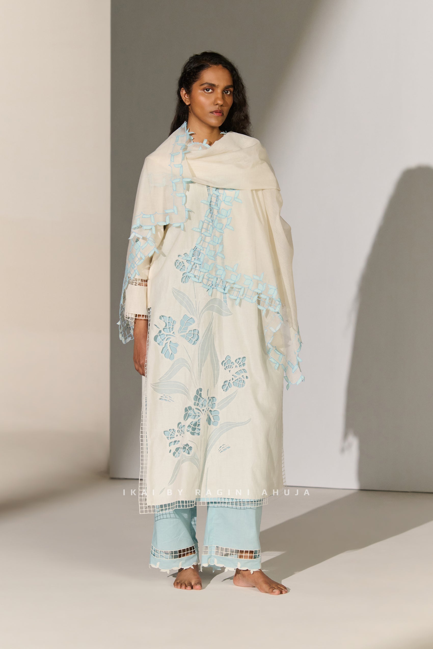 GEOMETRIC FLORAL CUTWORK DUPATTA IVR