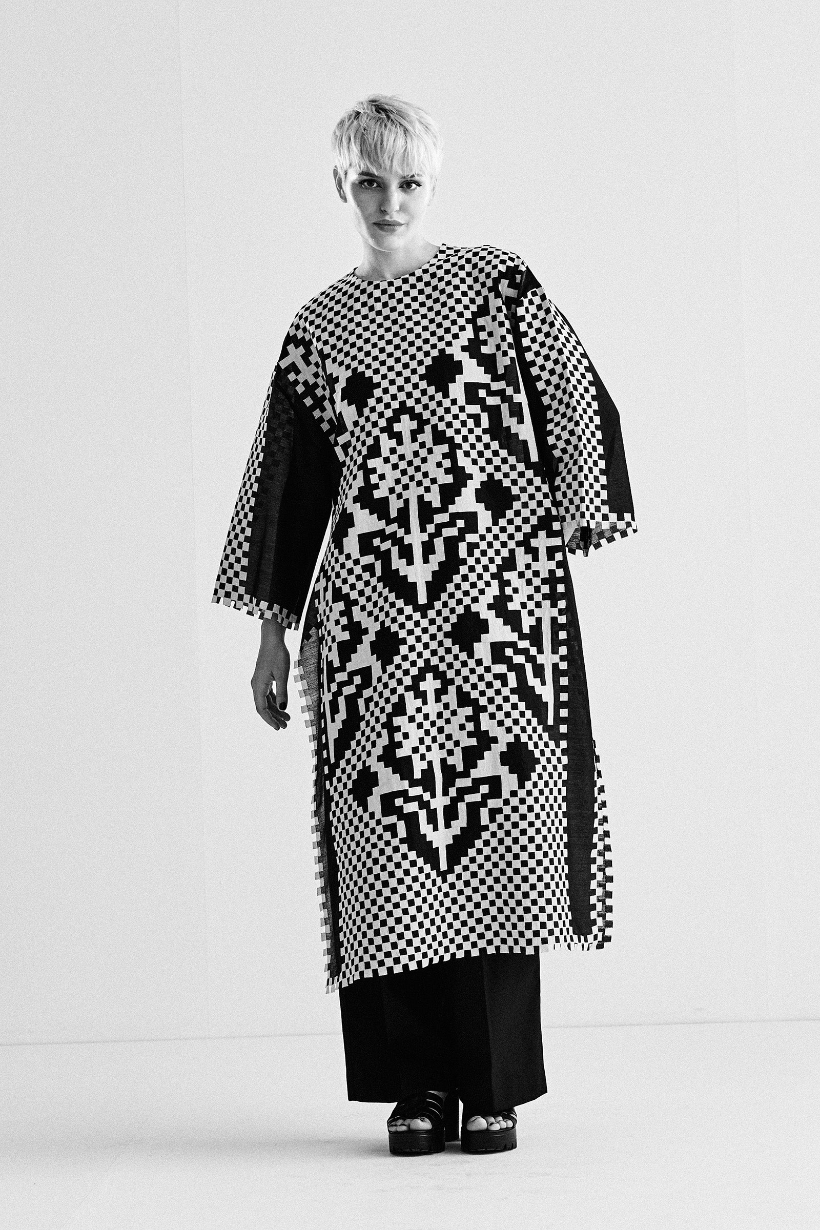 CROSS ARTWORK APPLIQUE' AND CUTWORK KAMEEZ