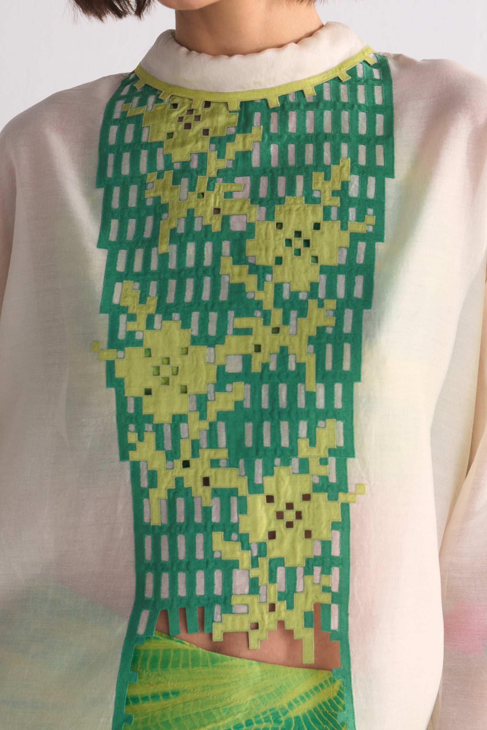 YOKE CUTWORK REVERSE COLLAR SHIRT