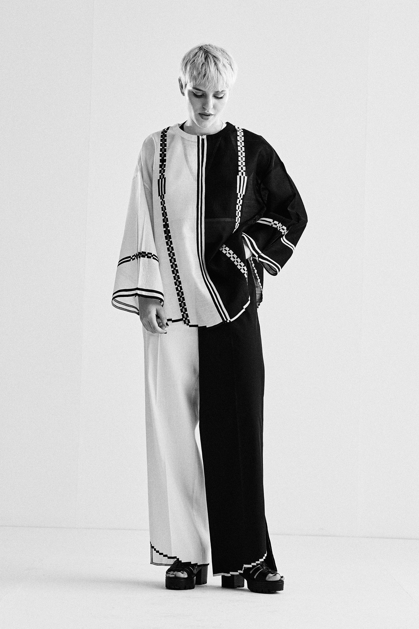 ROUND HEM COLOUR BLOCKED APPLIQUE' AND CUTWORK SHIRT