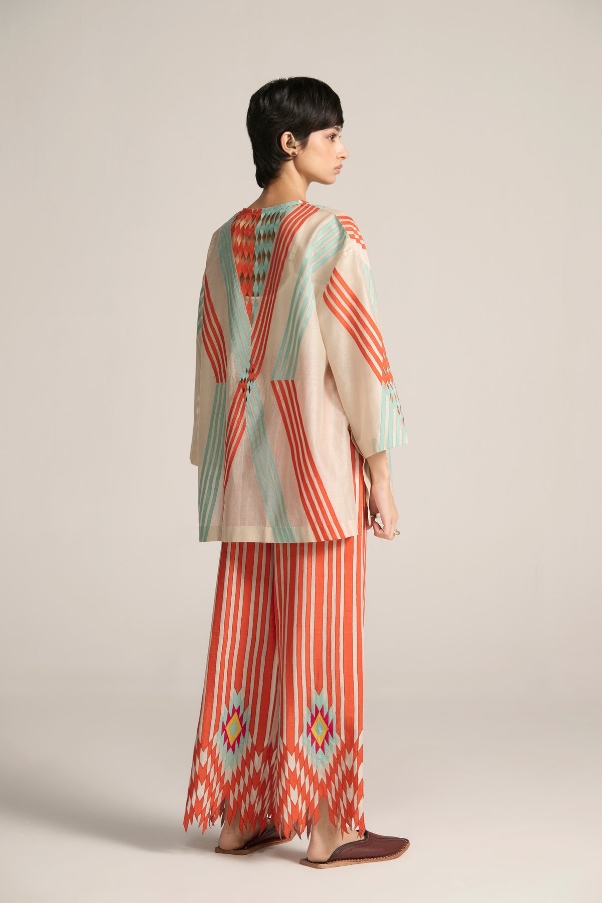 DROP SHOULDER SHIRT