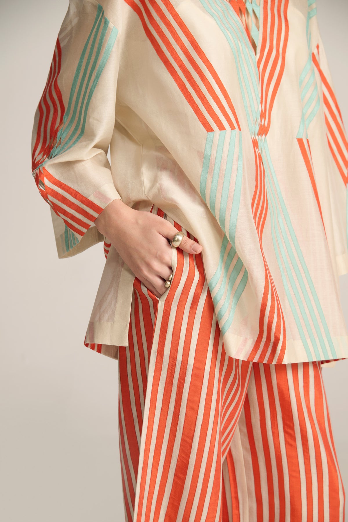 DROP SHOULDER SHIRT