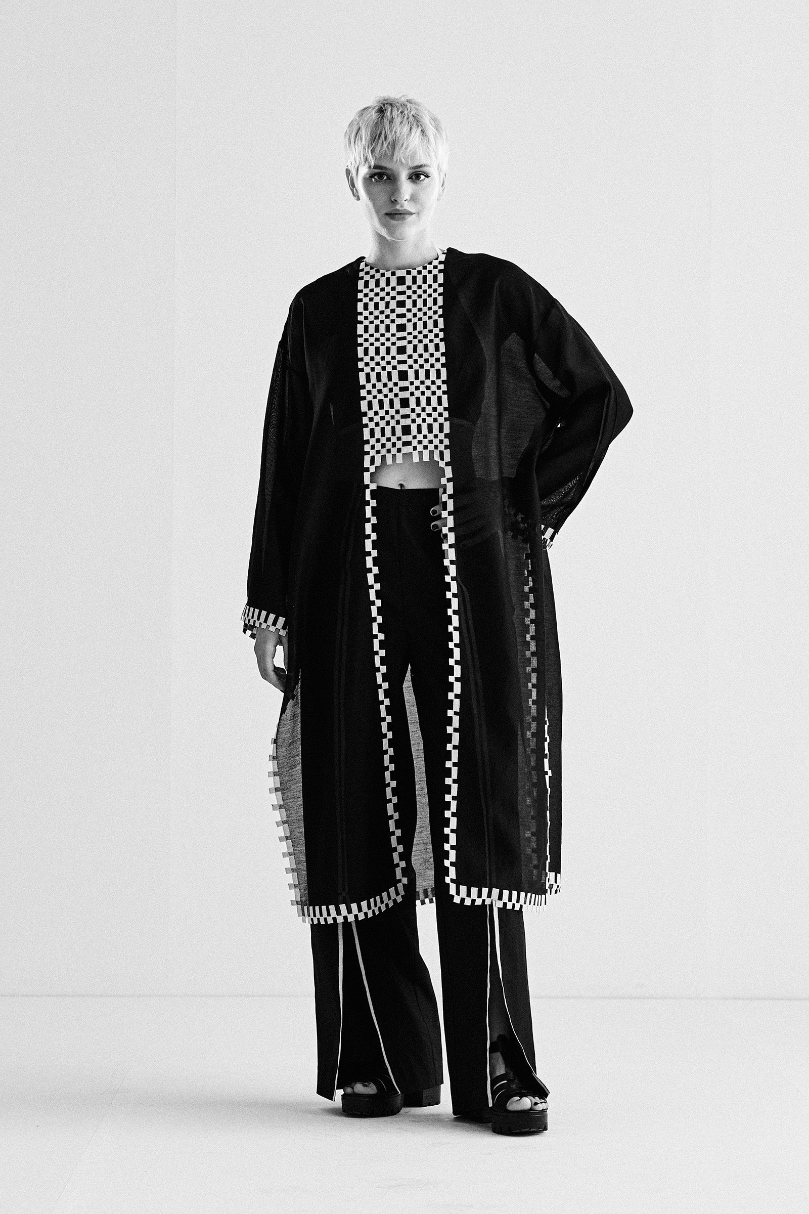 DROP SHOULDER TUNIC WITH APPLIQUE' AND CUTWORK