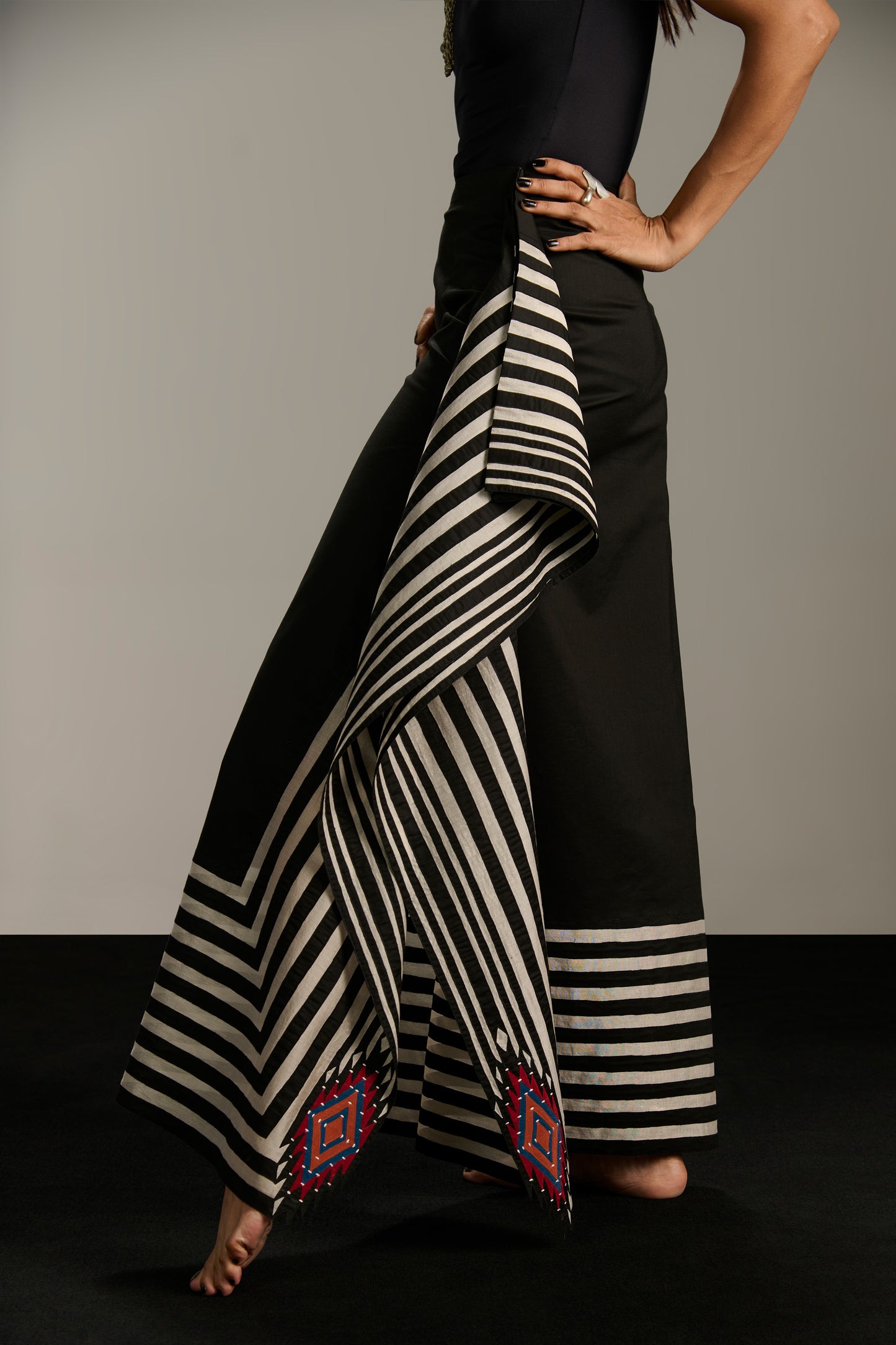 FALLING PANEL SKIRT