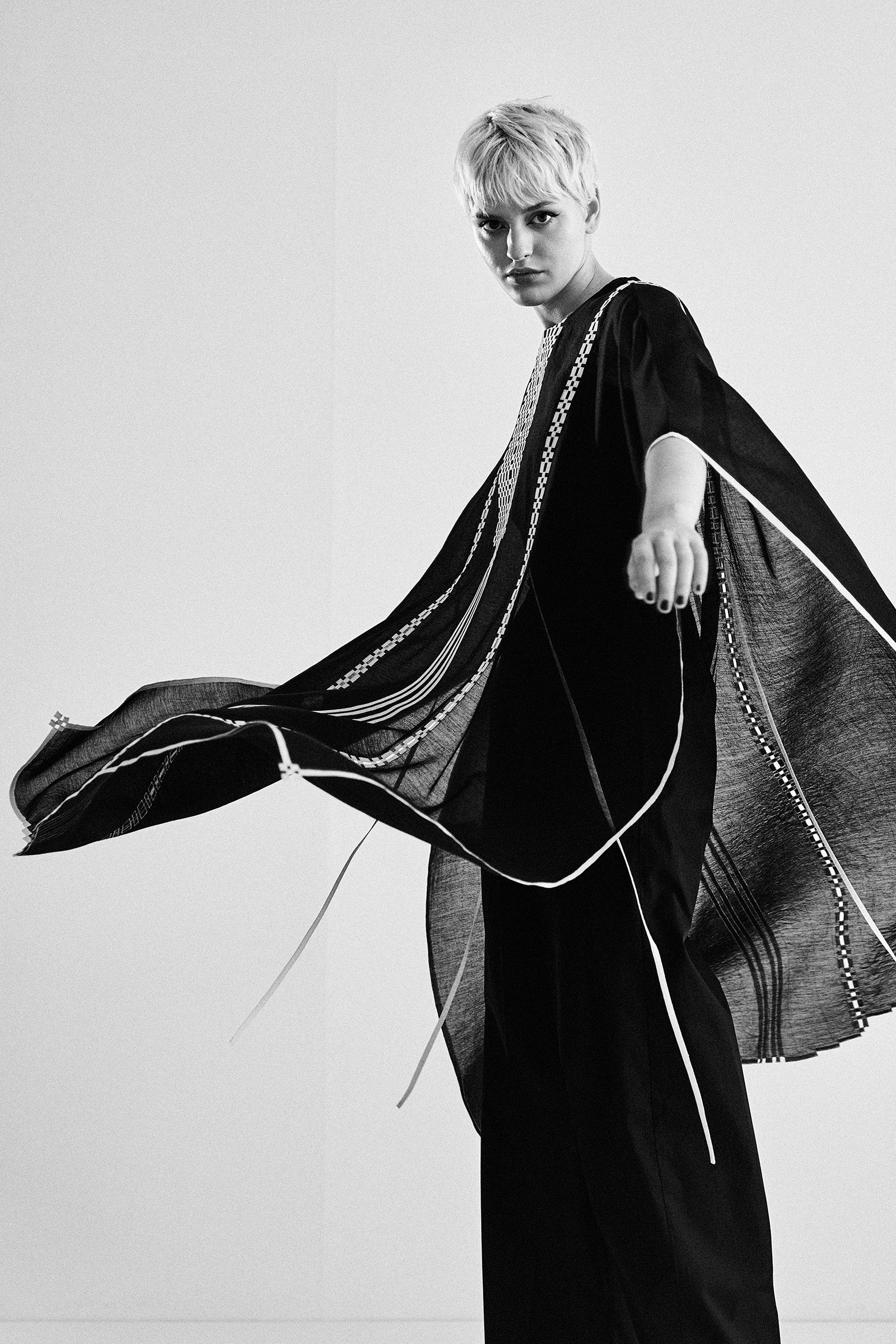 GEOMETRIC PATTERN APPLIQUE' KAFTAN