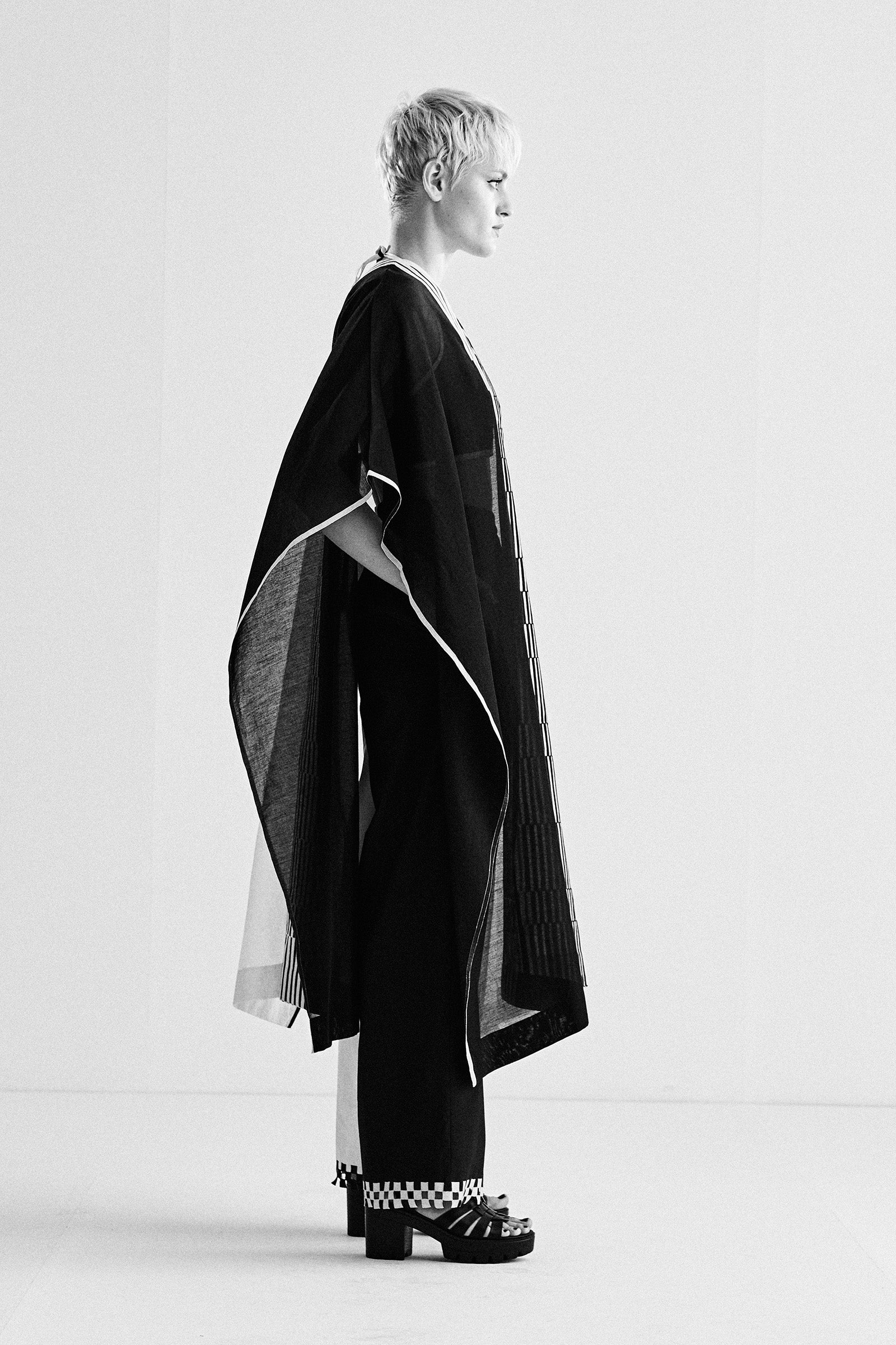 COLOUR BLOCKED APPLIQUE' KAFTAN