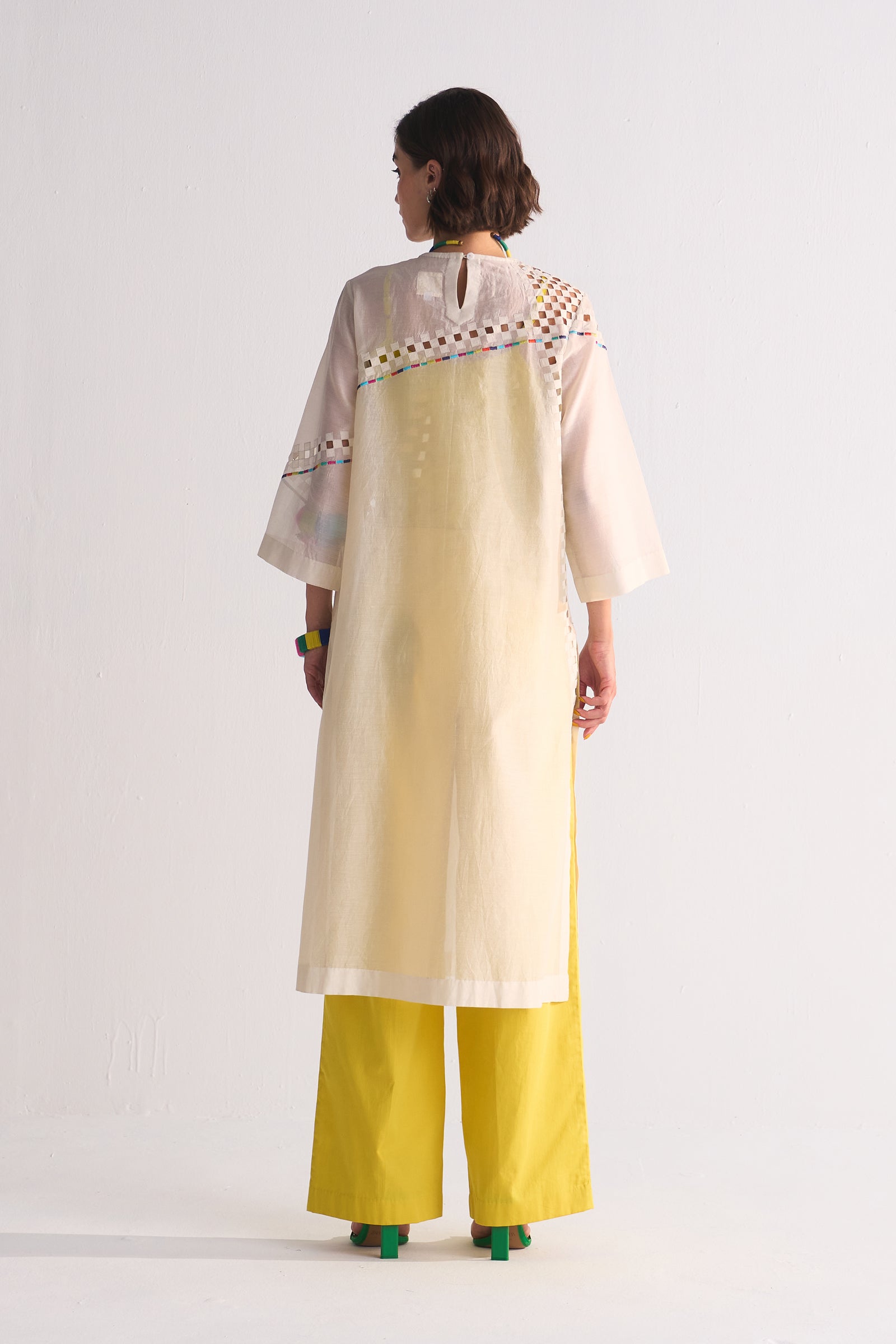 IVORY TONAL KAMEEZ WITH APPLIQUE', CUTWORK AND THREAD