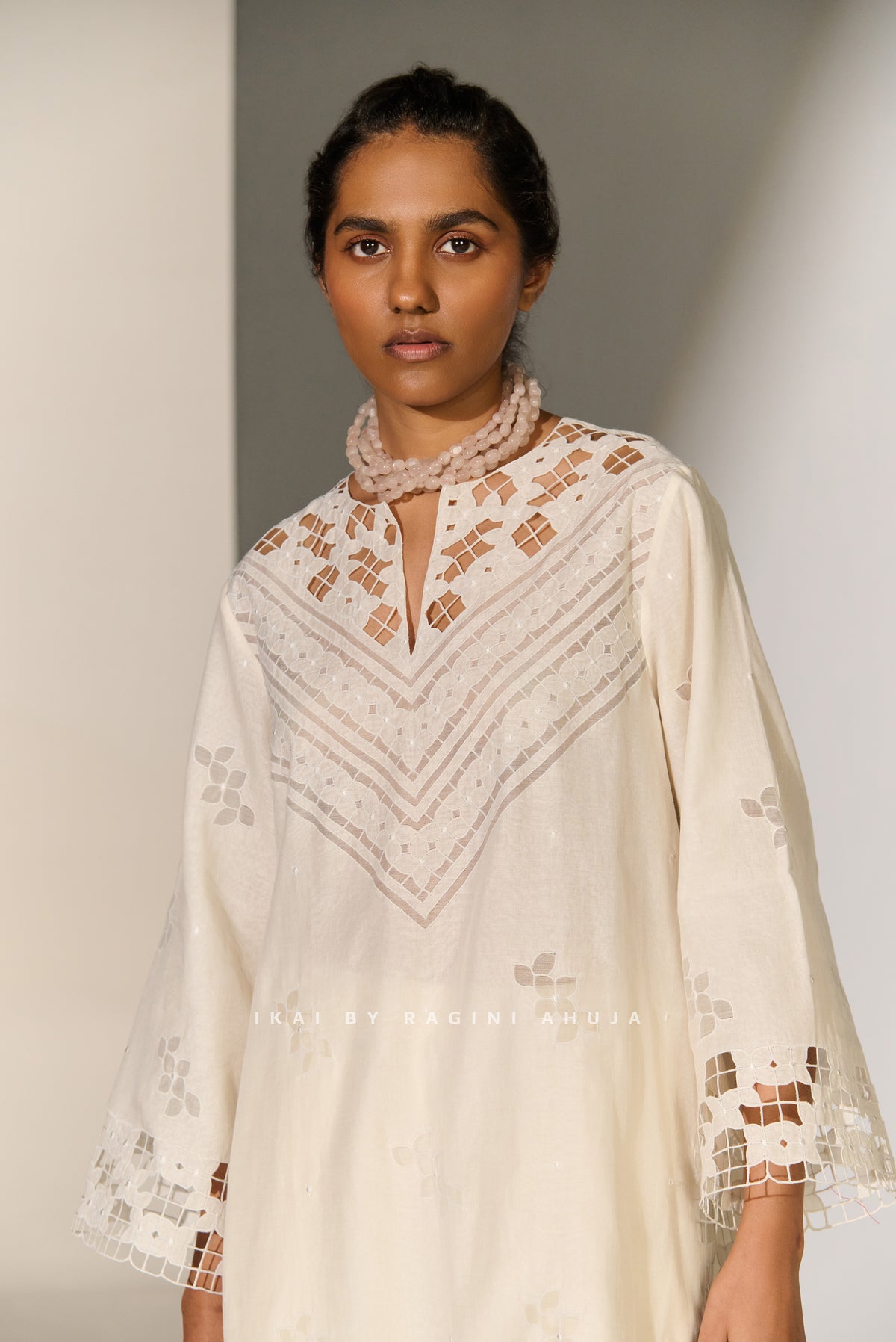 GEOMETRIC FLORAL NECK CUTWORK KAMEEZ