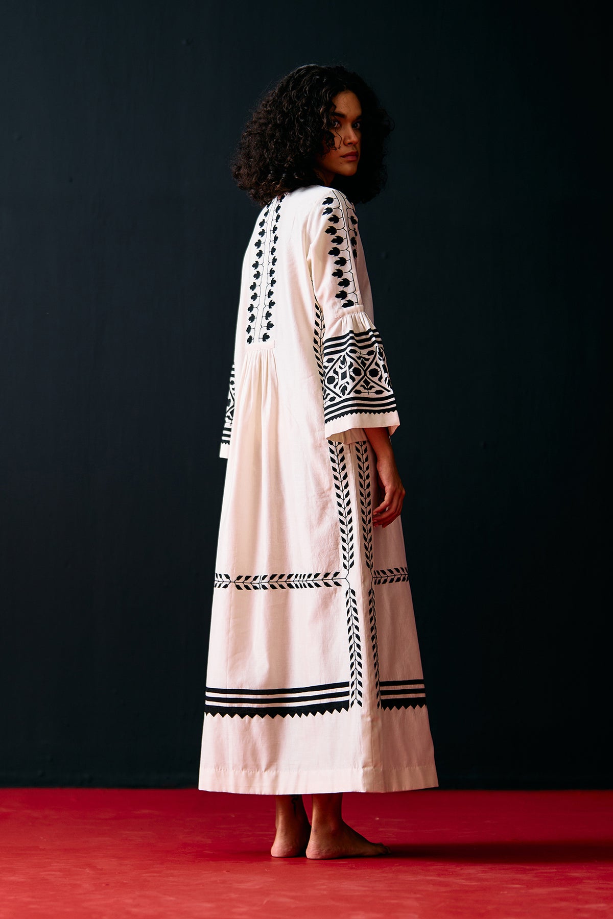IVORY BELL SLEEVE APPLIQUE' DRESS