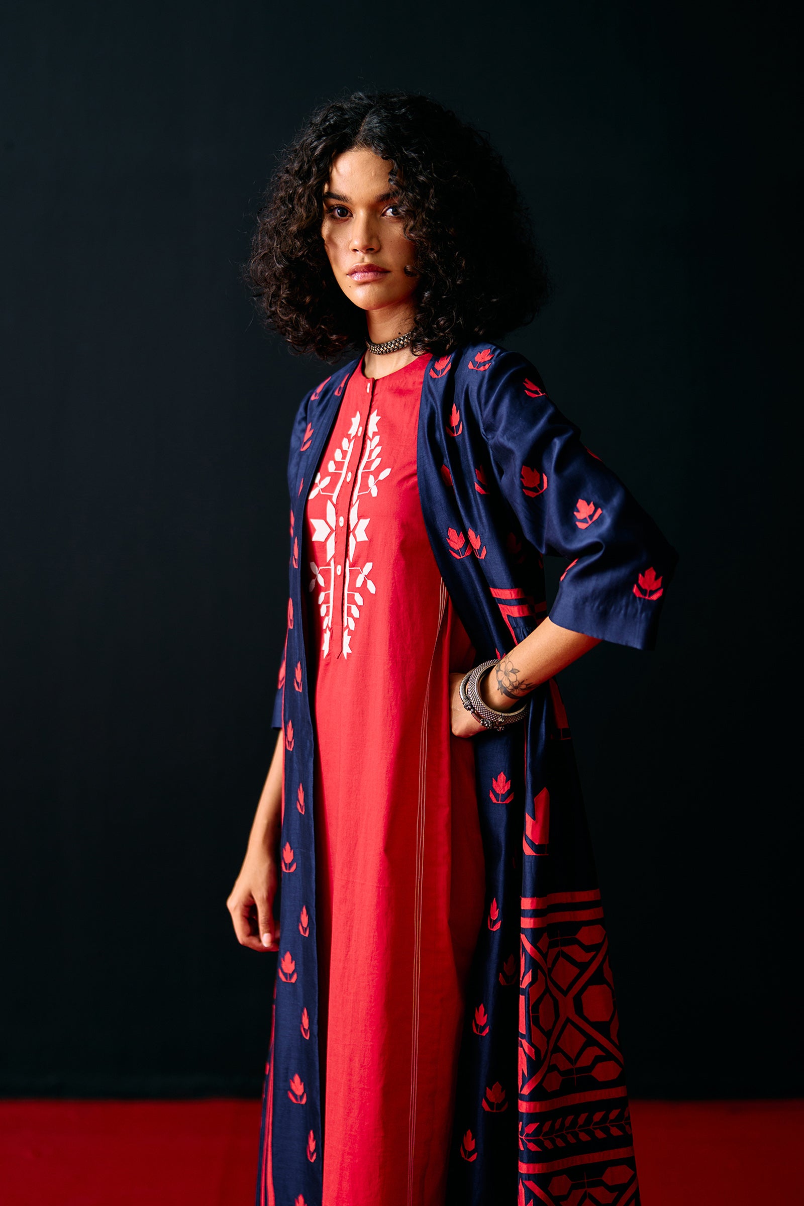 NAVY SIDE GATHER APPLIQUE' JACKET