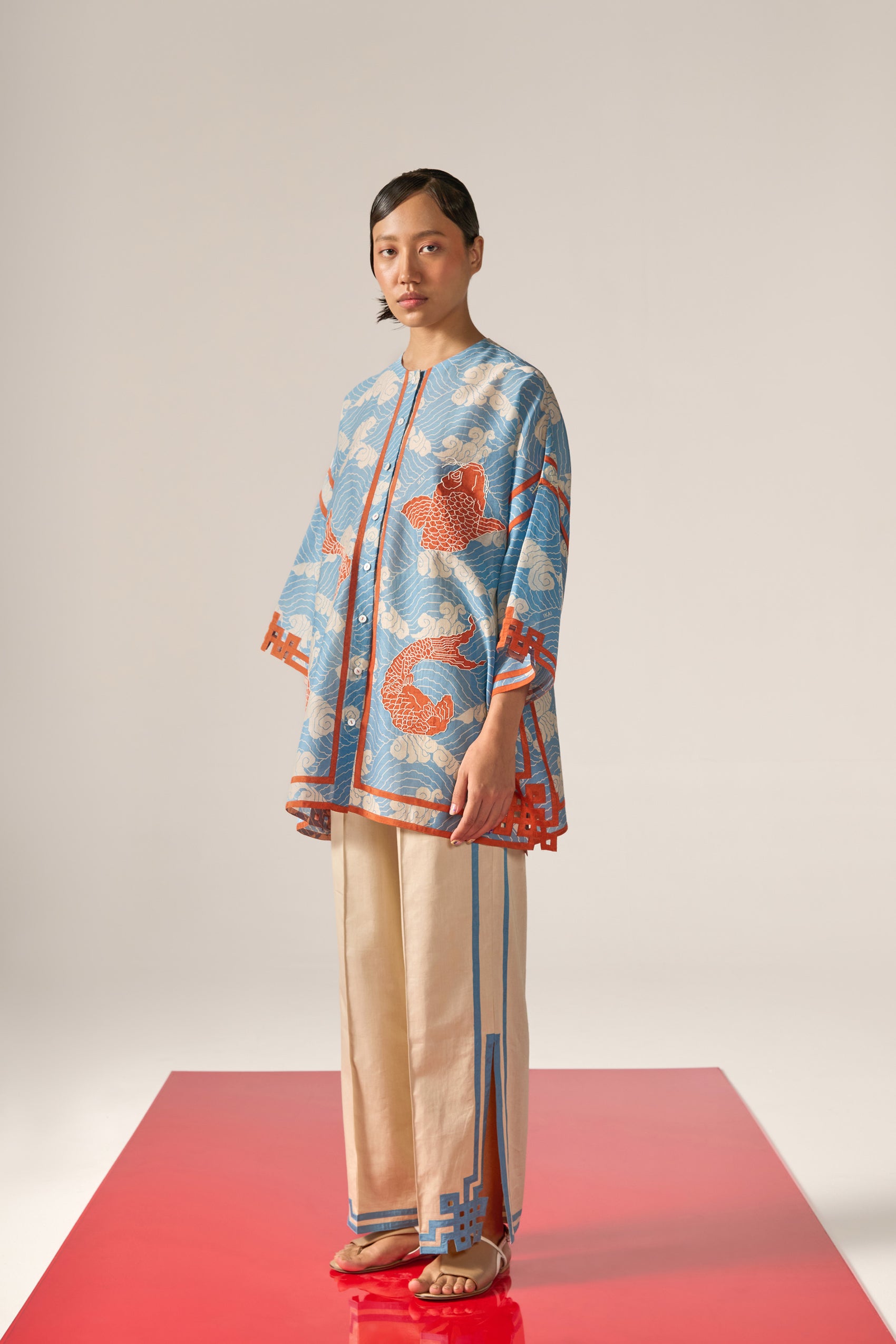 WAVE PRINT AND FISH APPLIQUE' SHIRT