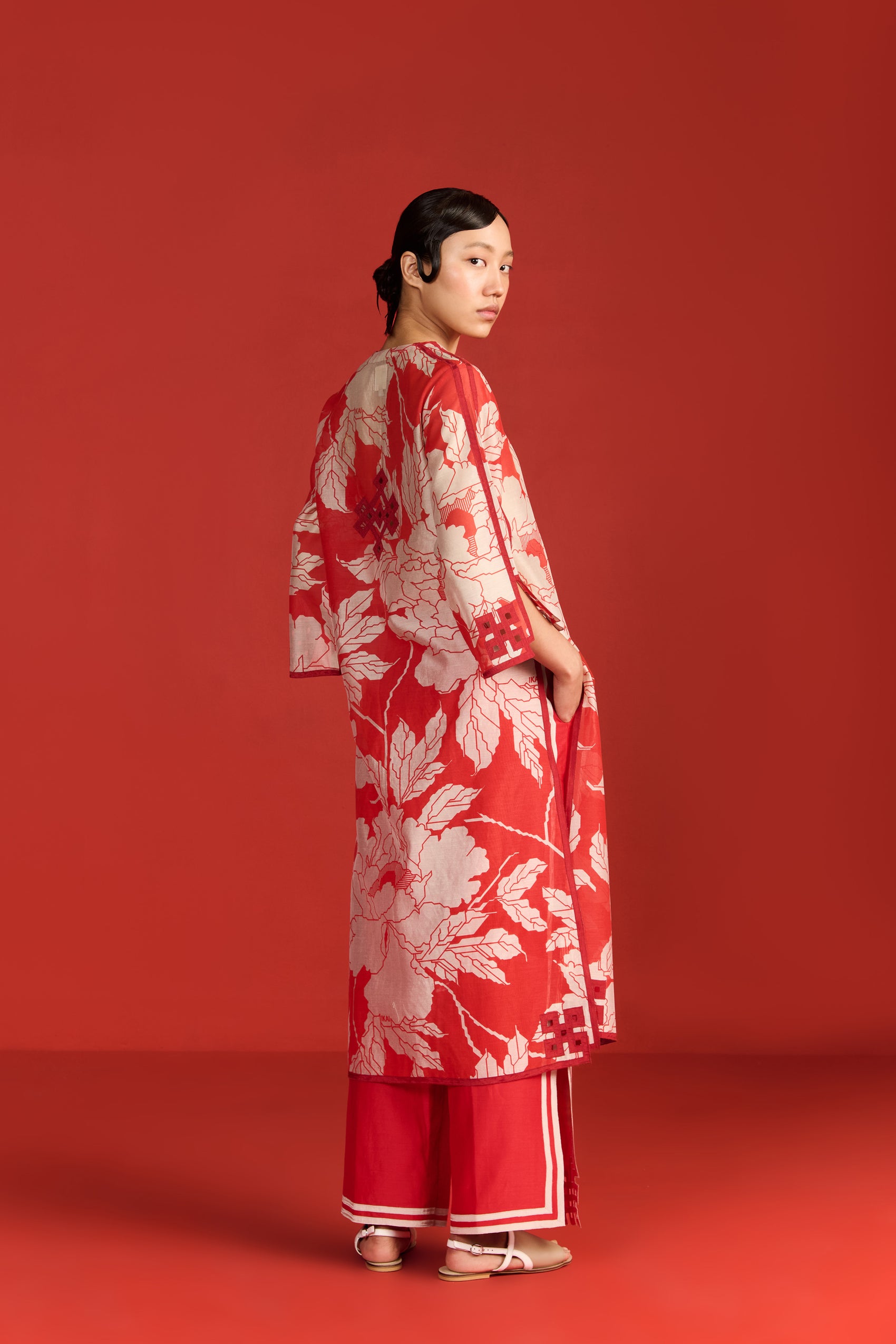 FLORAL PRINT AND CUTWORK MILD A-LINE KAMEEZ