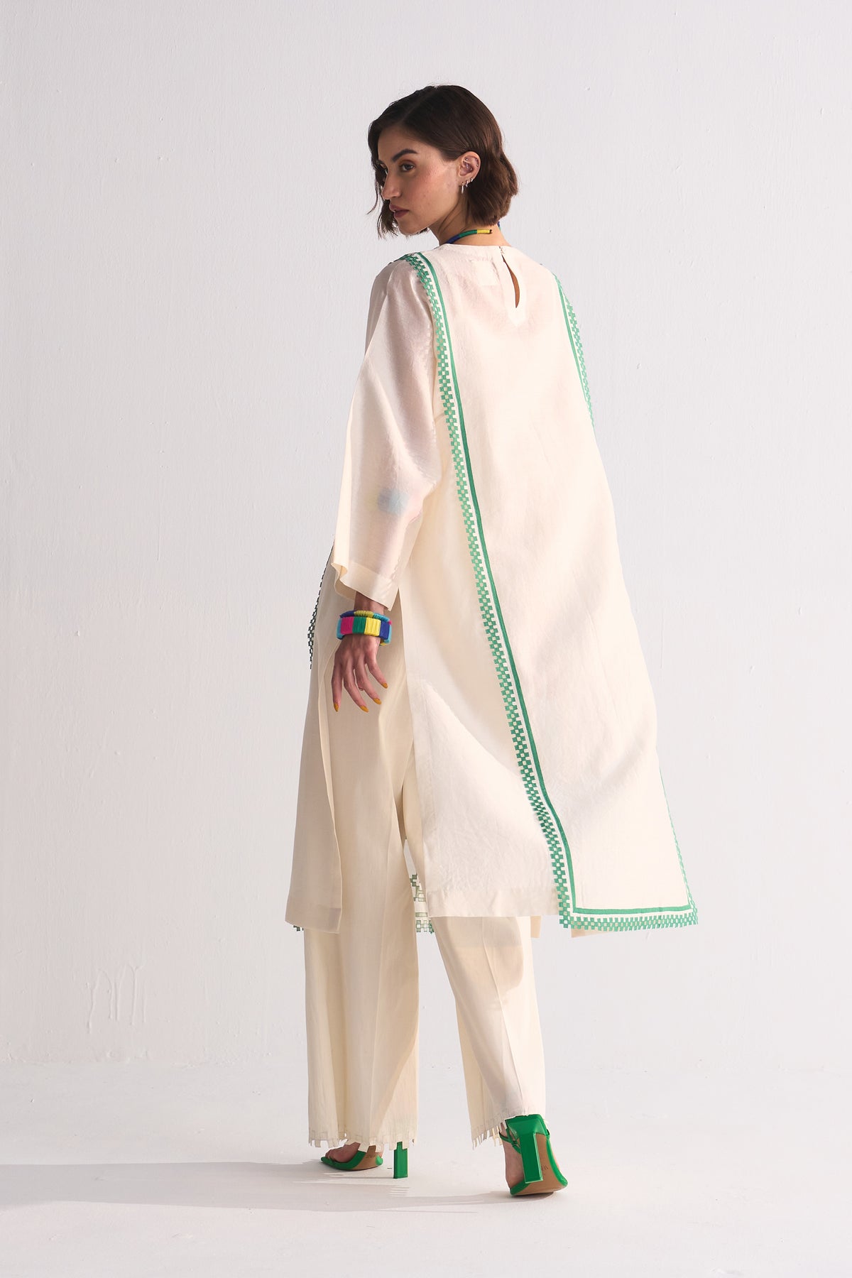 PANELLED APPLIQUE' AND CUTWORK KAMEEZ