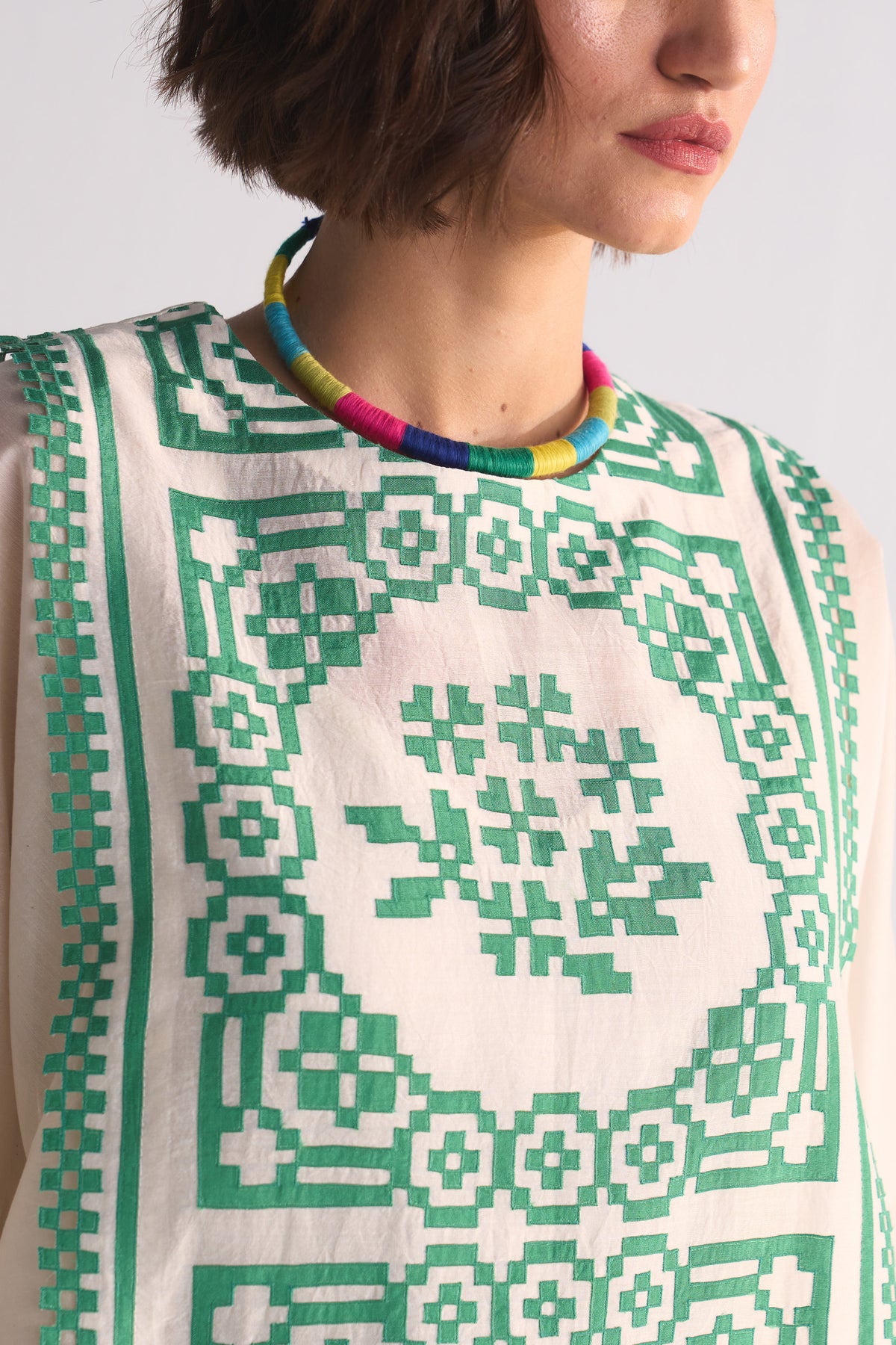 PANELLED APPLIQUE' AND CUTWORK KAMEEZ