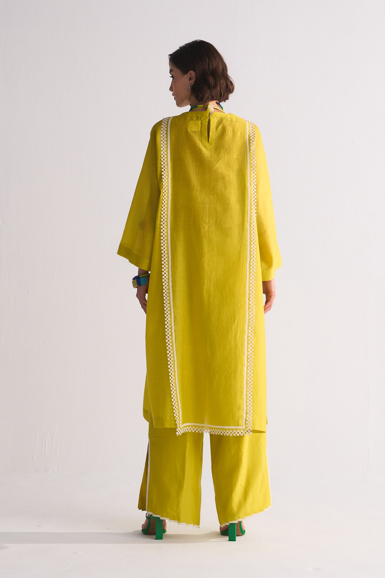 PANELLED APPLIQUE' AND CUTWORK KAMEEZ