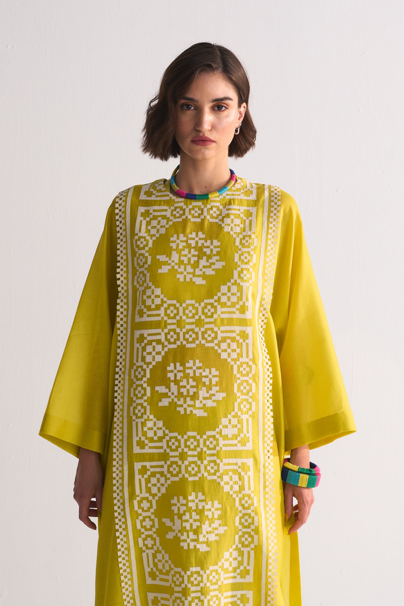 PANELLED APPLIQUE' AND CUTWORK KAMEEZ