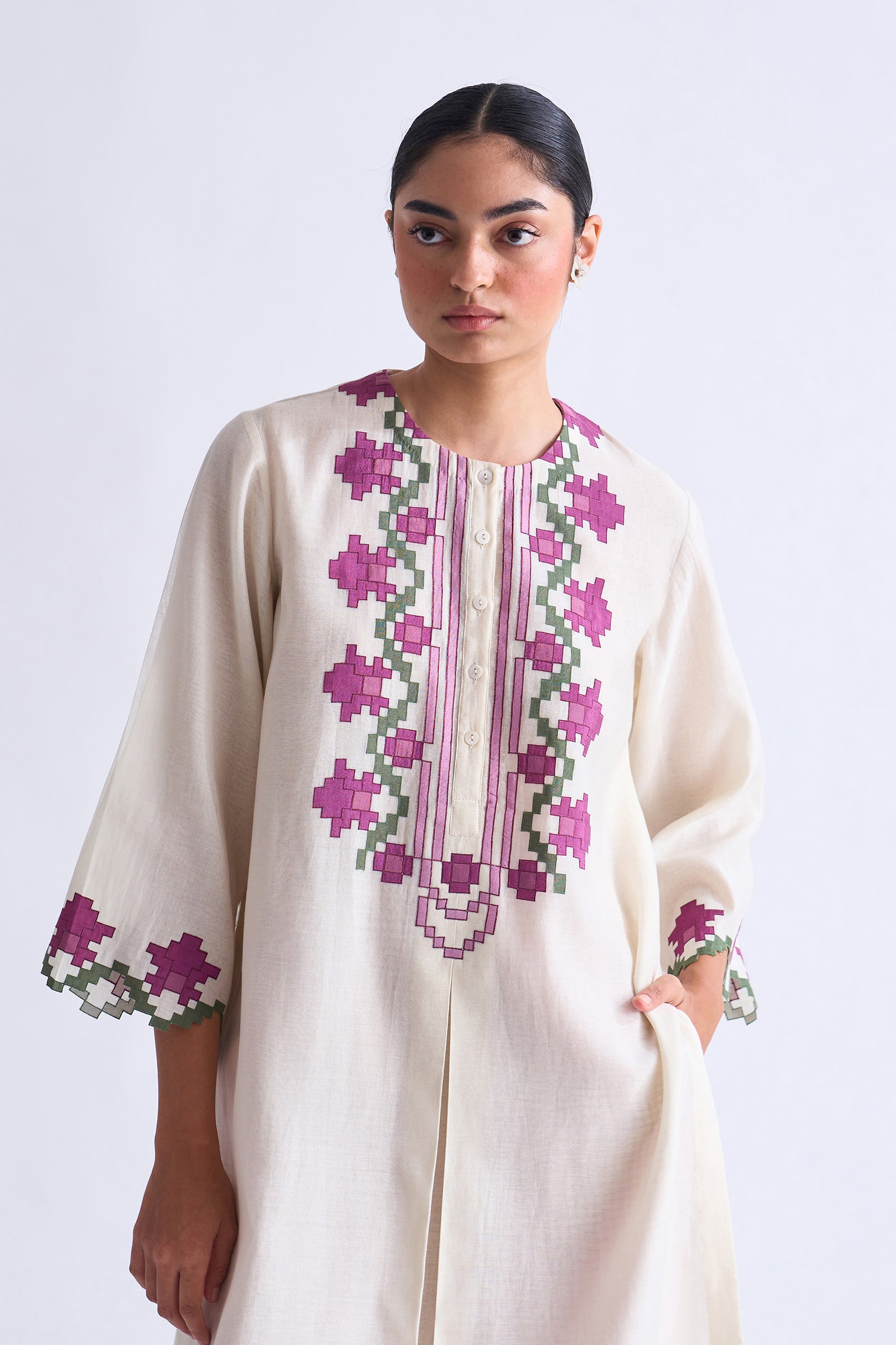 CENTER PLEATED KAMEEZ