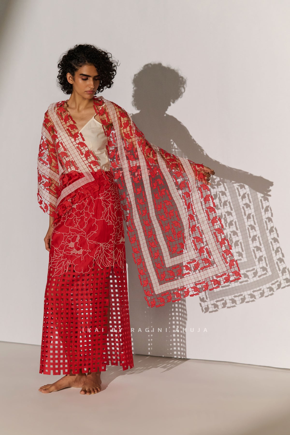 GEOMETRIC FLORAL CUTWORK SCARF IVR/RED