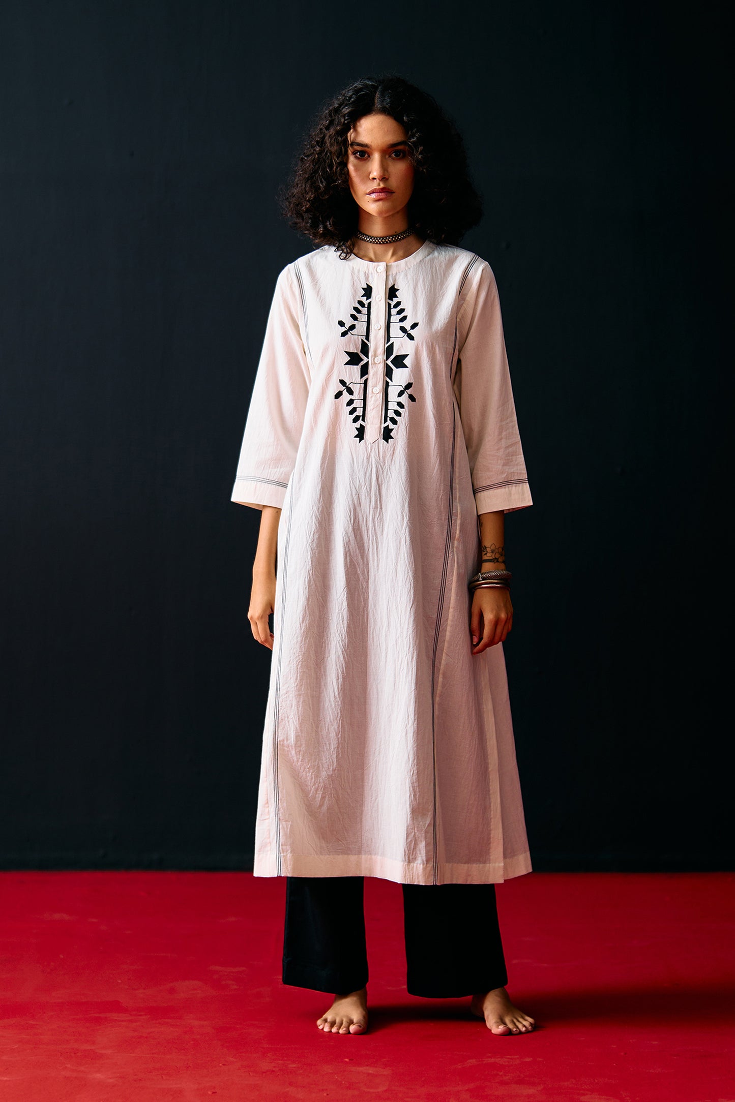 IVORY TRIBAL APPLIQUE' KAMEEZ