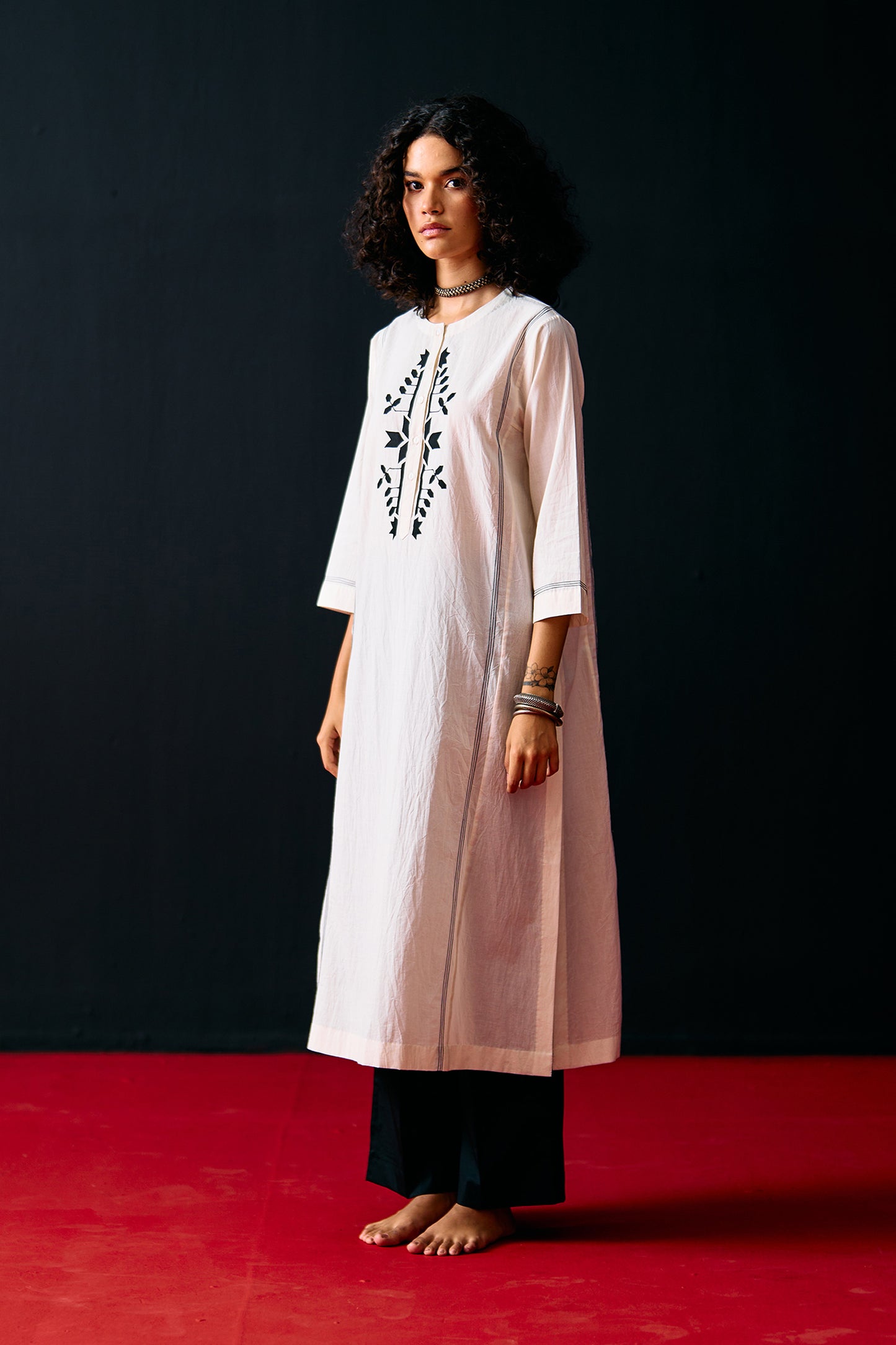 IVORY TRIBAL APPLIQUE' KAMEEZ