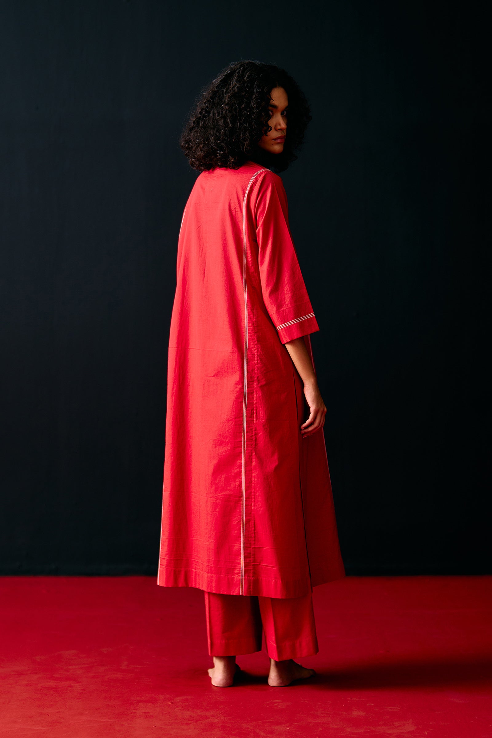 RED TRIBAL APPLIQUE' KAMEEZ