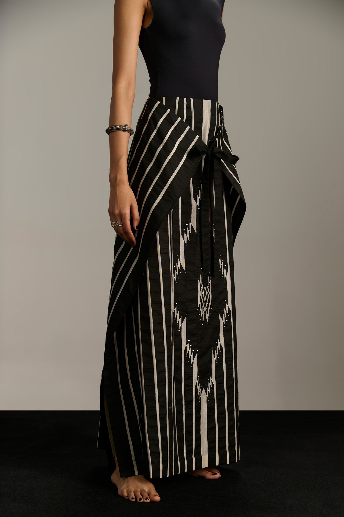FRONT TIE SKIRT