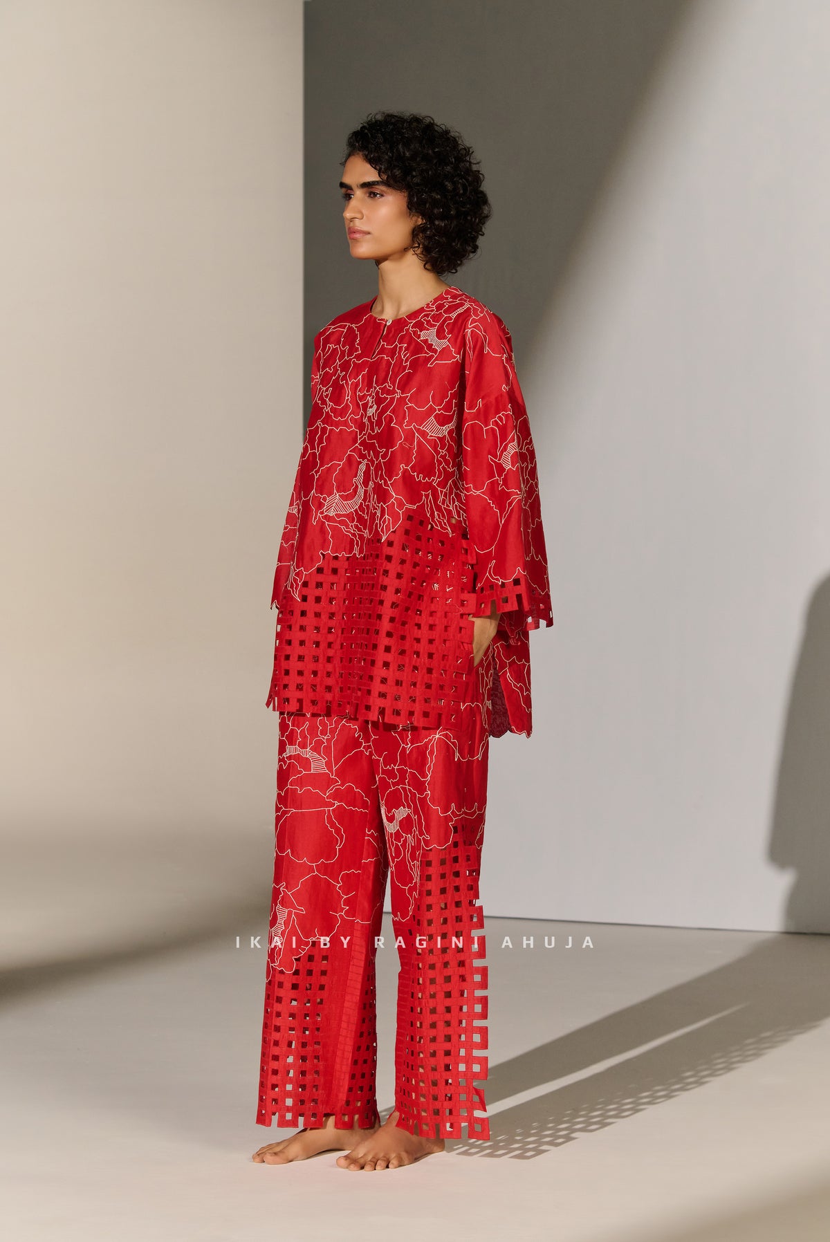 GEOMETRIC FLORAL CUTWORK SHIRT RED