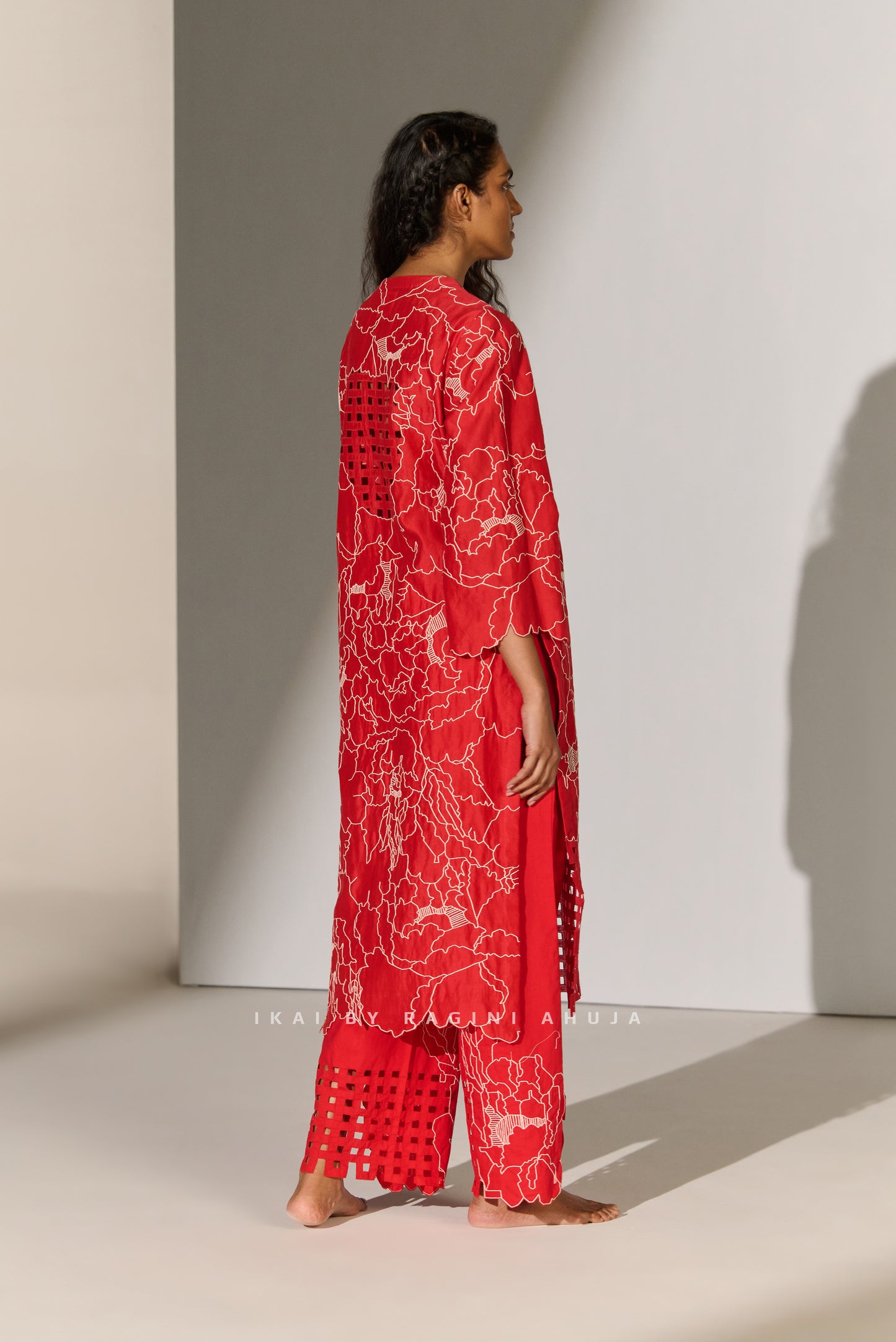 GEOMETRIC FLORAL CUTWORK KAMEEZ