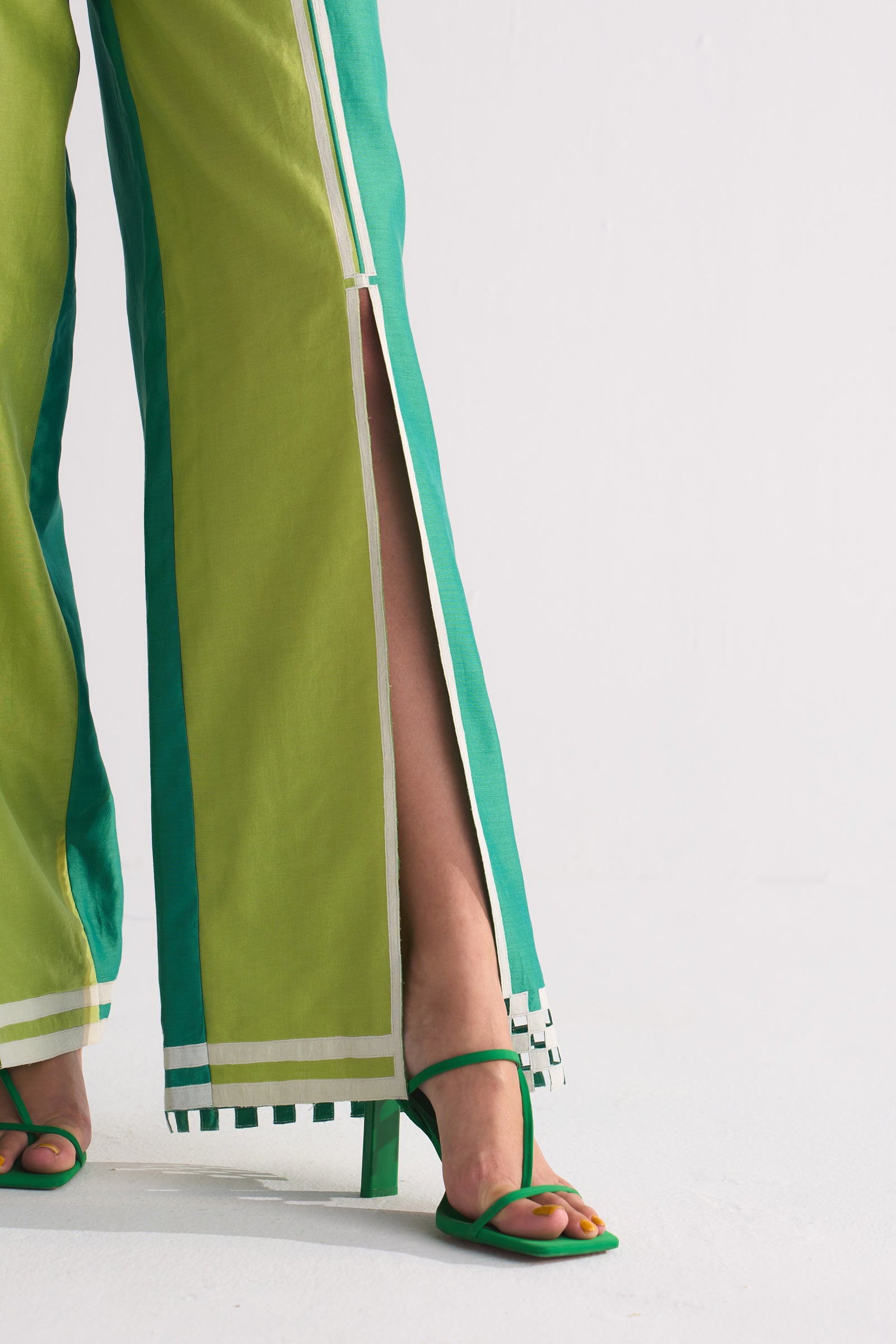 SLIT APPLIQUE' STRAIGHT PANTS