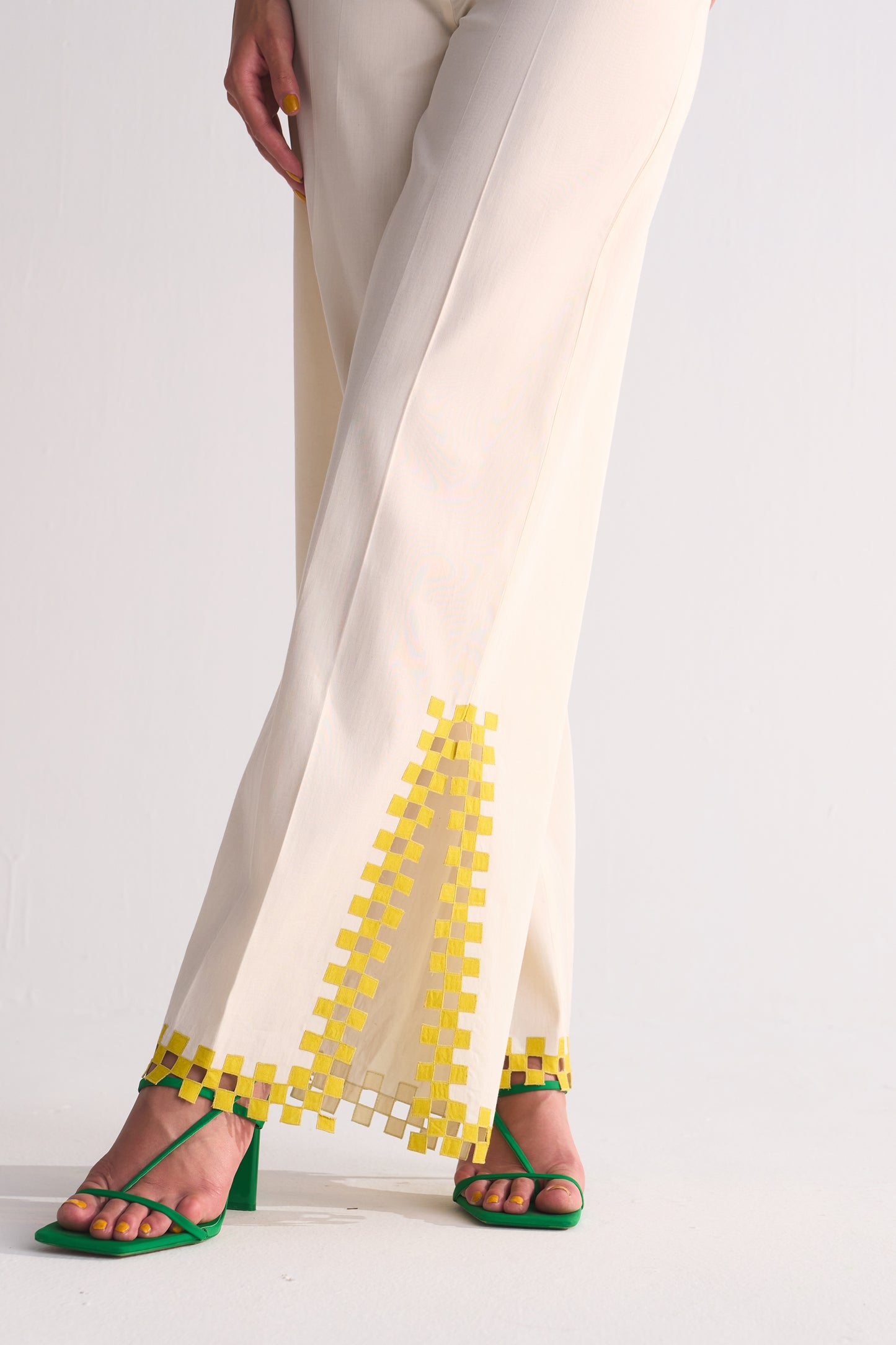 APPLIQUE' CUTWORK PANTS