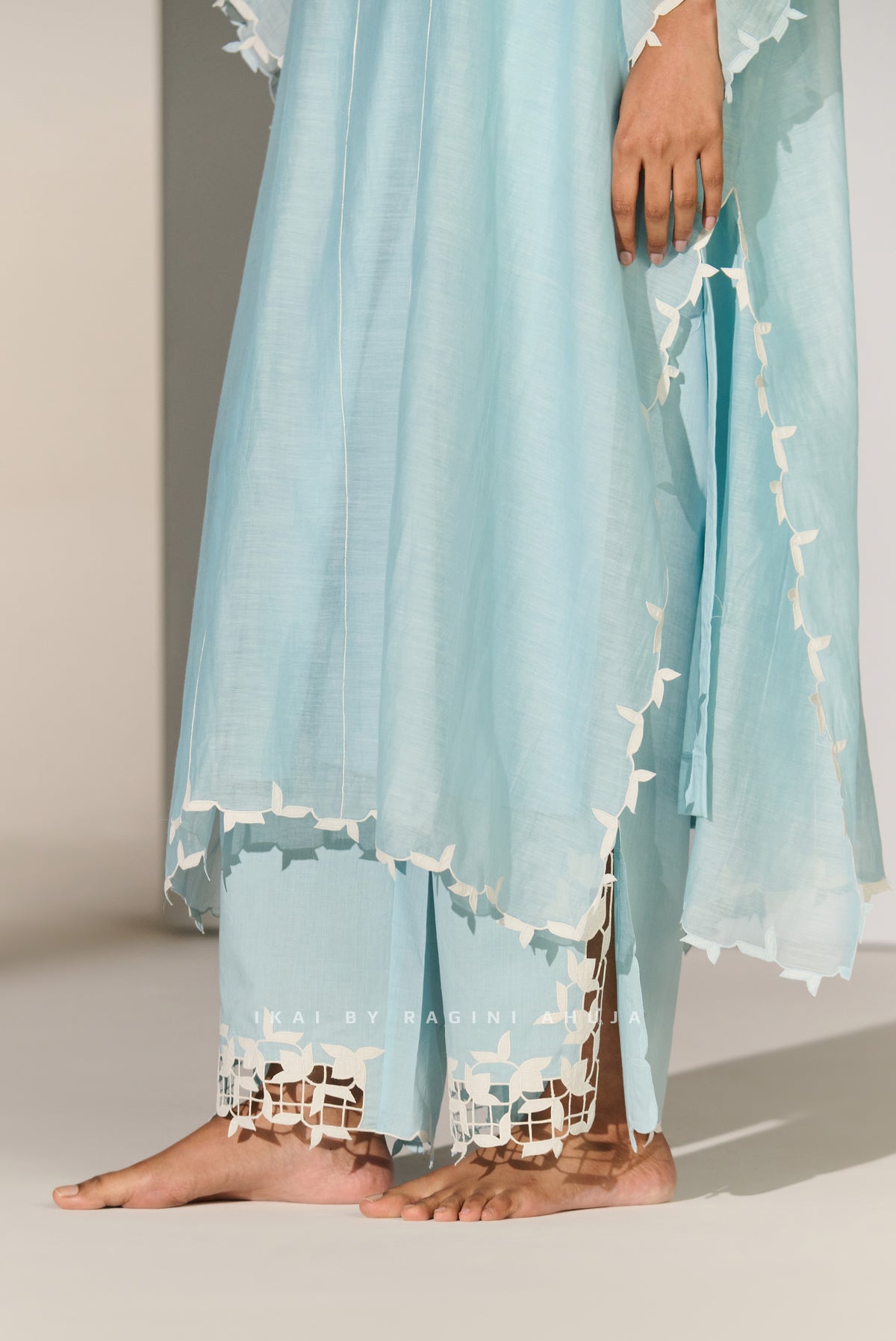 FLORAL SLIT CUTWORK STRAIGHT PANTS SKY