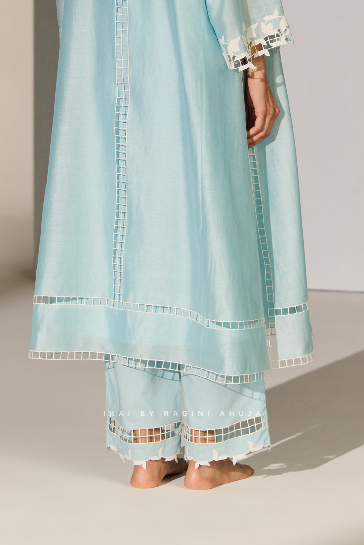 GEOMETRIC AND FLORAL CUTWORK STRAIGHT PANTS SKY