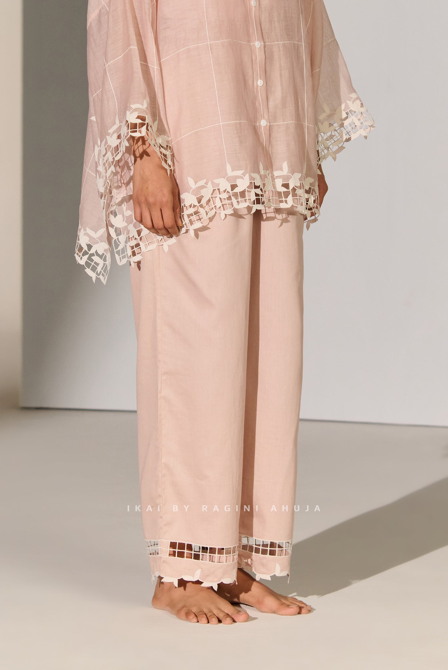 GEOMETRIC AND FLORAL CUTWORK STRAIGHT PANTS SMV