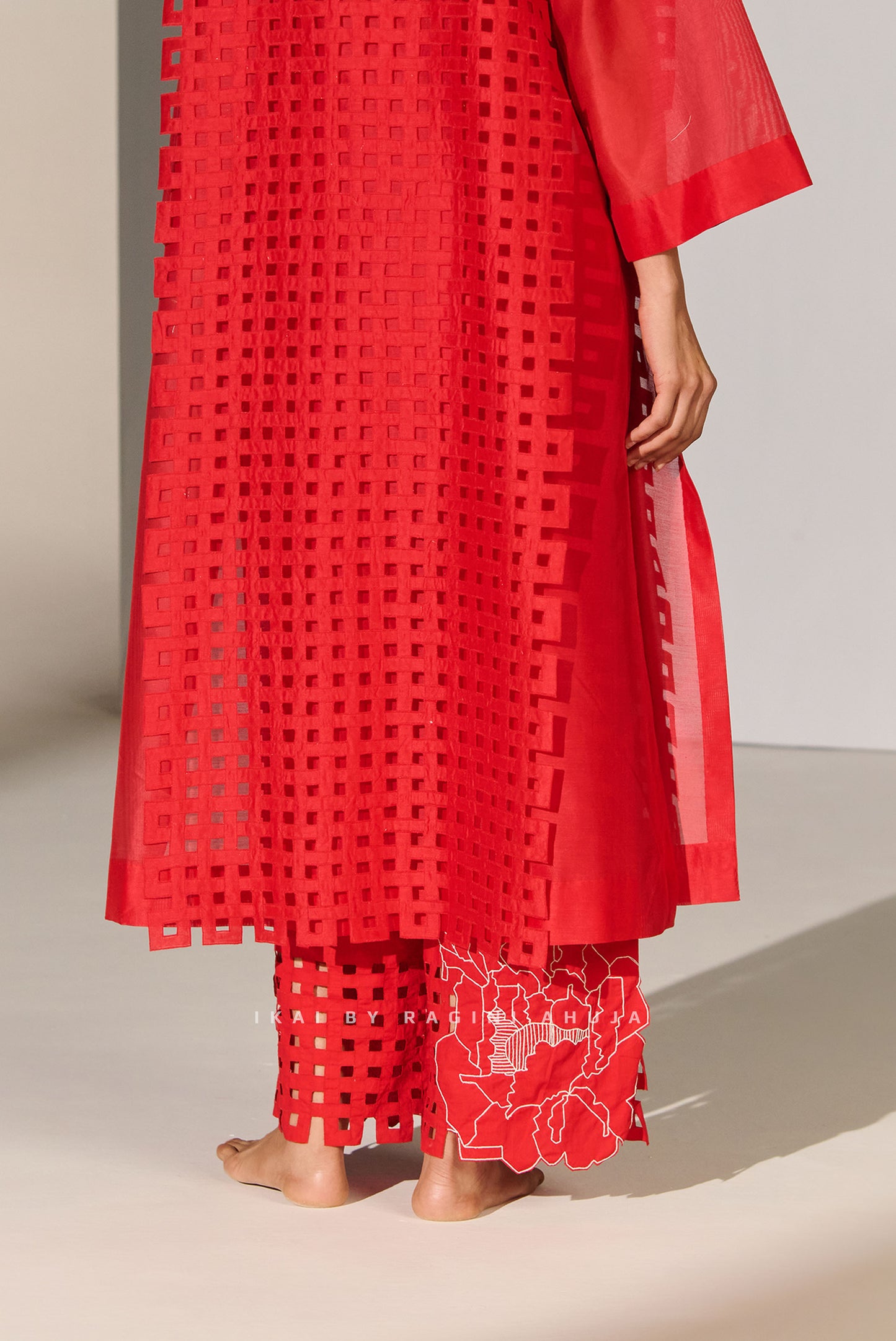 GEOMETRIC AND FLORAL STRAIGHT PANTS RED