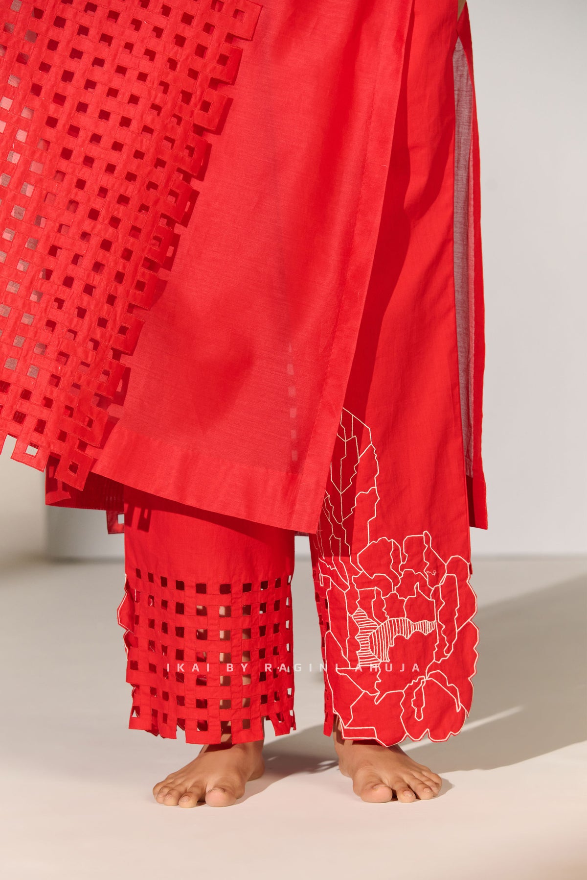 GEOMETRIC AND FLORAL STRAIGHT PANTS RED