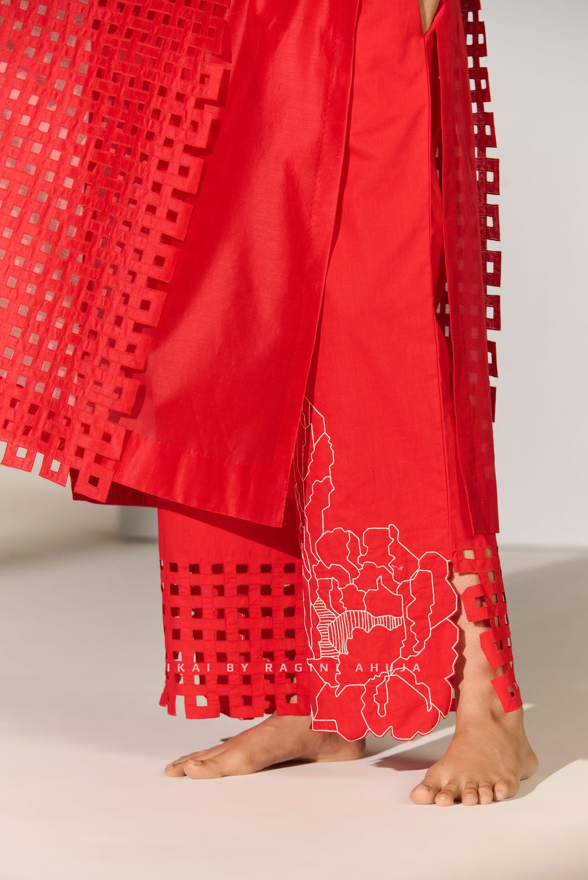 GEOMETRIC AND FLORAL STRAIGHT PANTS RED