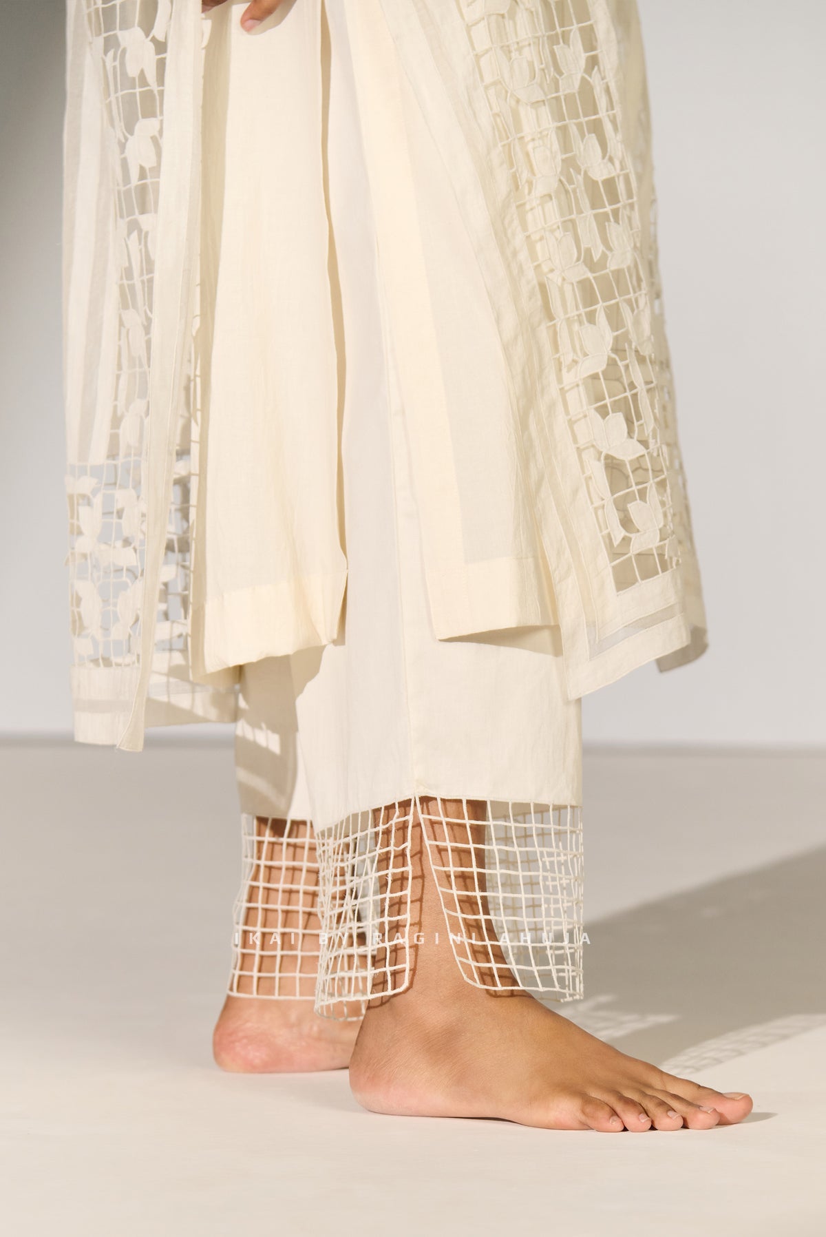 JAALI CUTWORK STRAIGHT PANTS