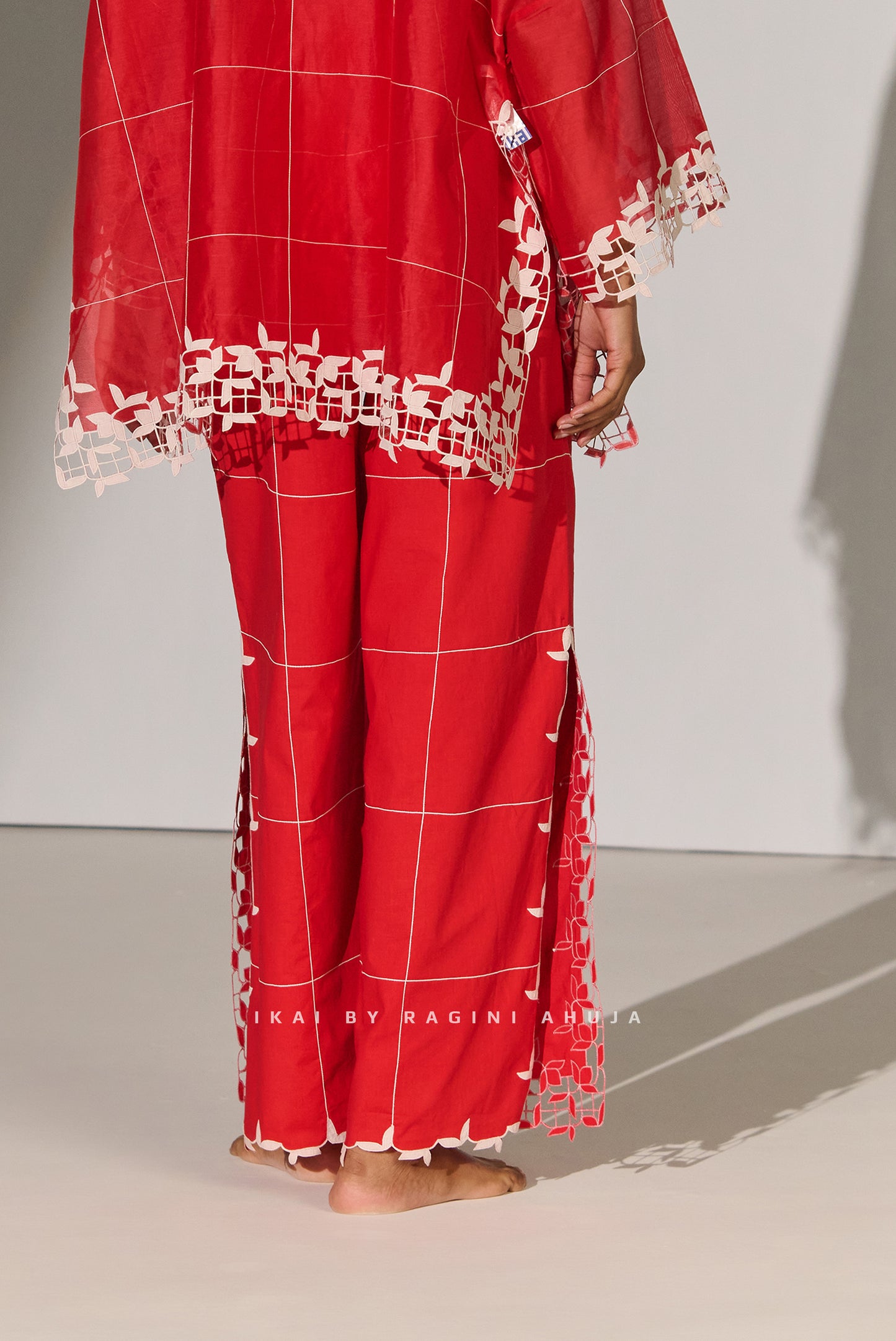 GEOMETRIC FLORAL CUTWORK HIGH SLIT PANTS RED