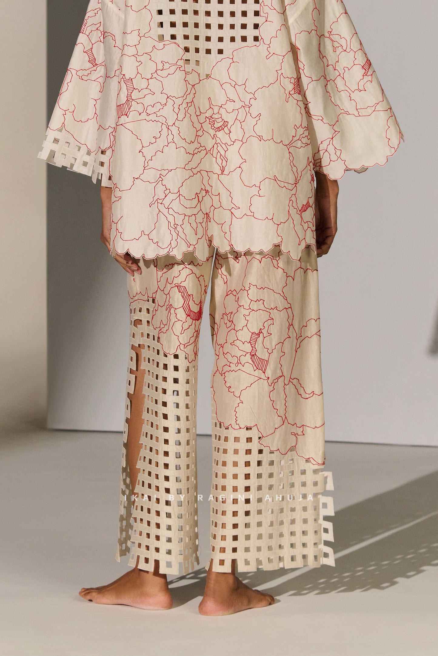 GEOMETRIC FLORAL APPLIQUE' PANTS