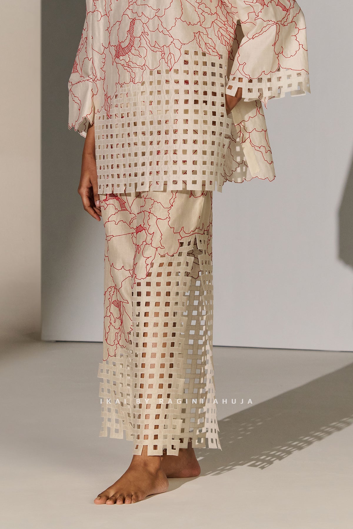 GEOMETRIC FLORAL APPLIQUE' PANTS